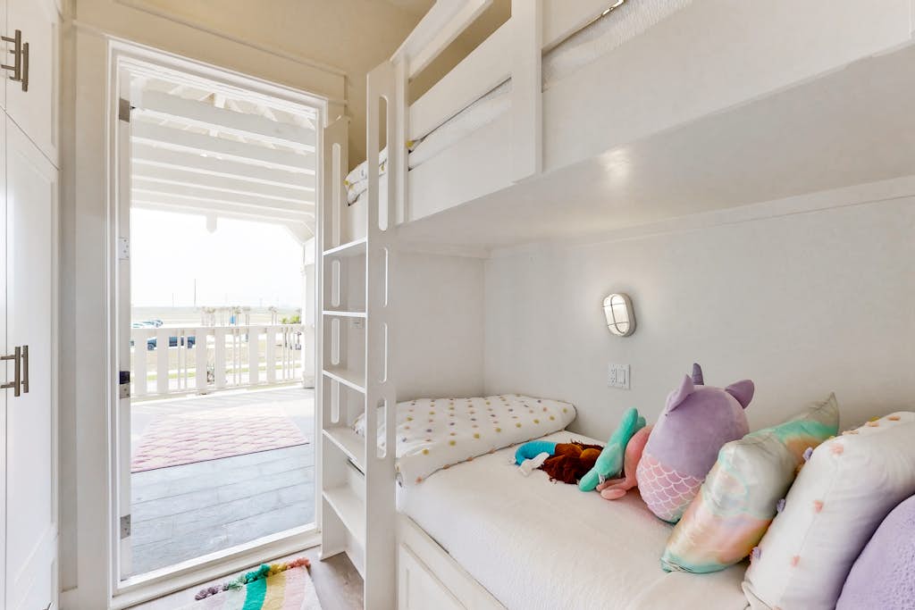 Mimosa Manor | 4 Bed Port Aransas, TX Duplex | Vacasa