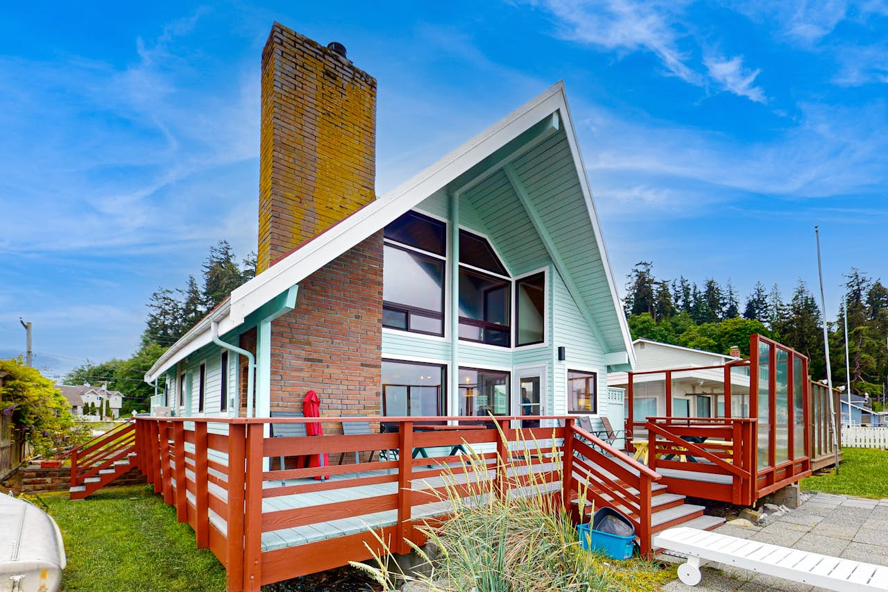 Whidbey Waterfront Happy Place 4 BD Langley, WA Vacation Rental Vacasa