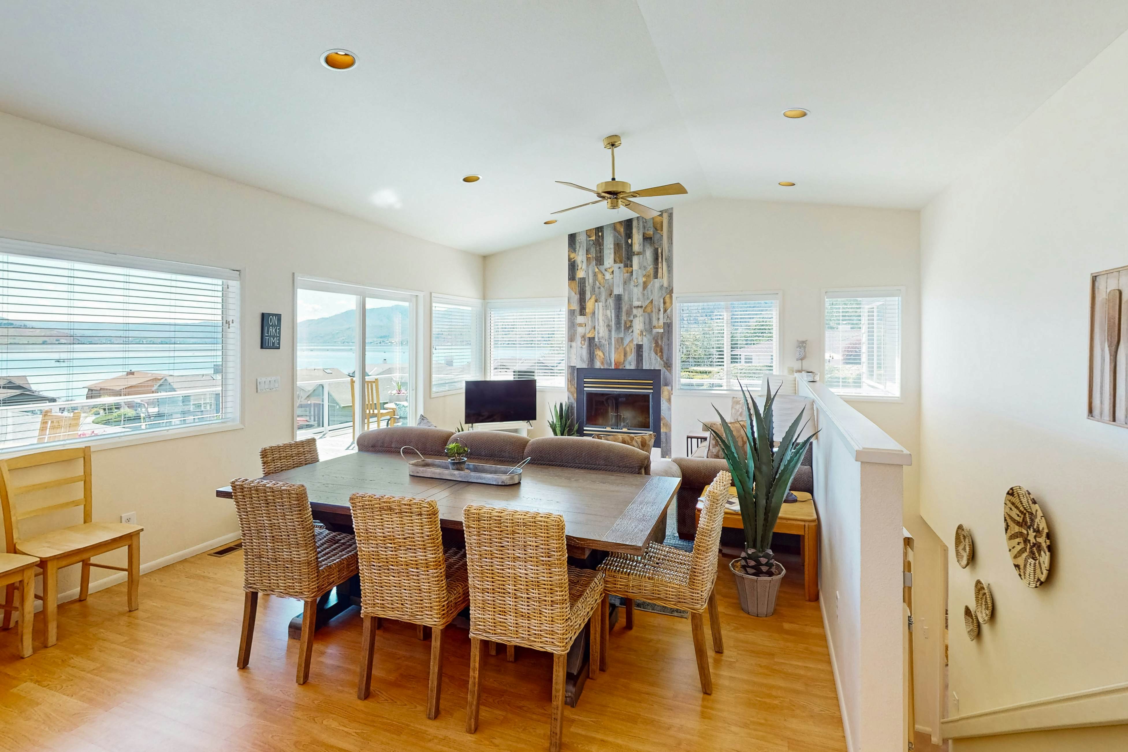 Lake Daze at Wapato Point