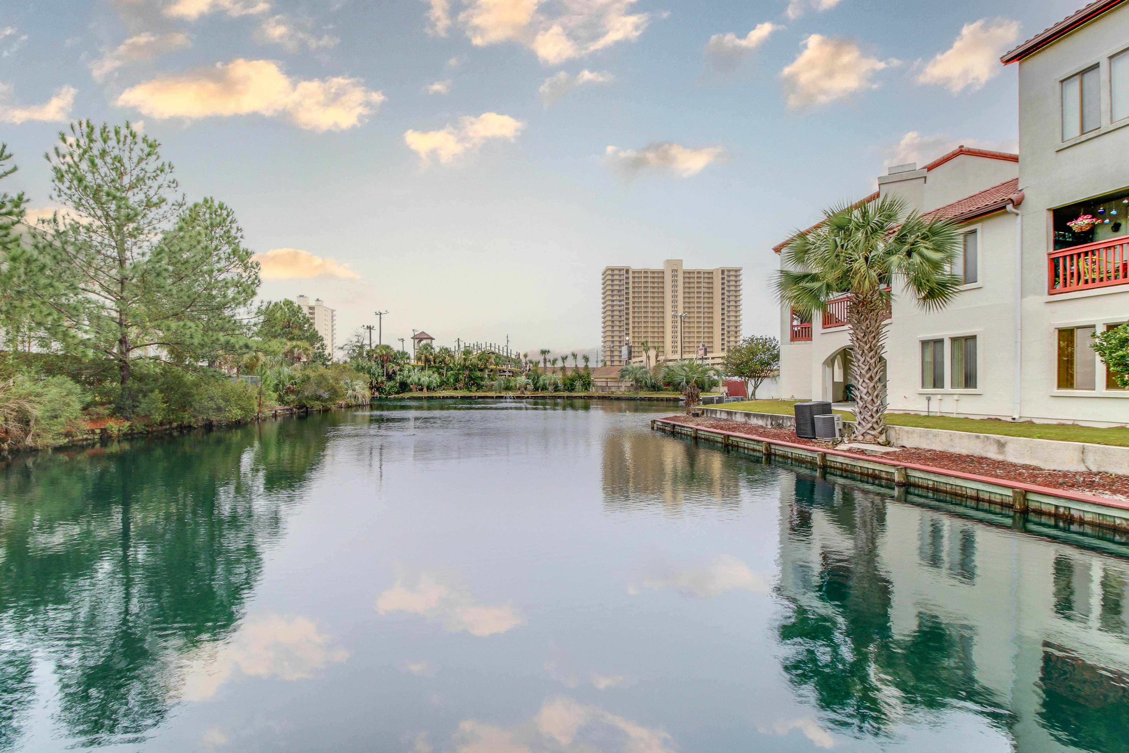 The Inn at St Thomas Square 1202c