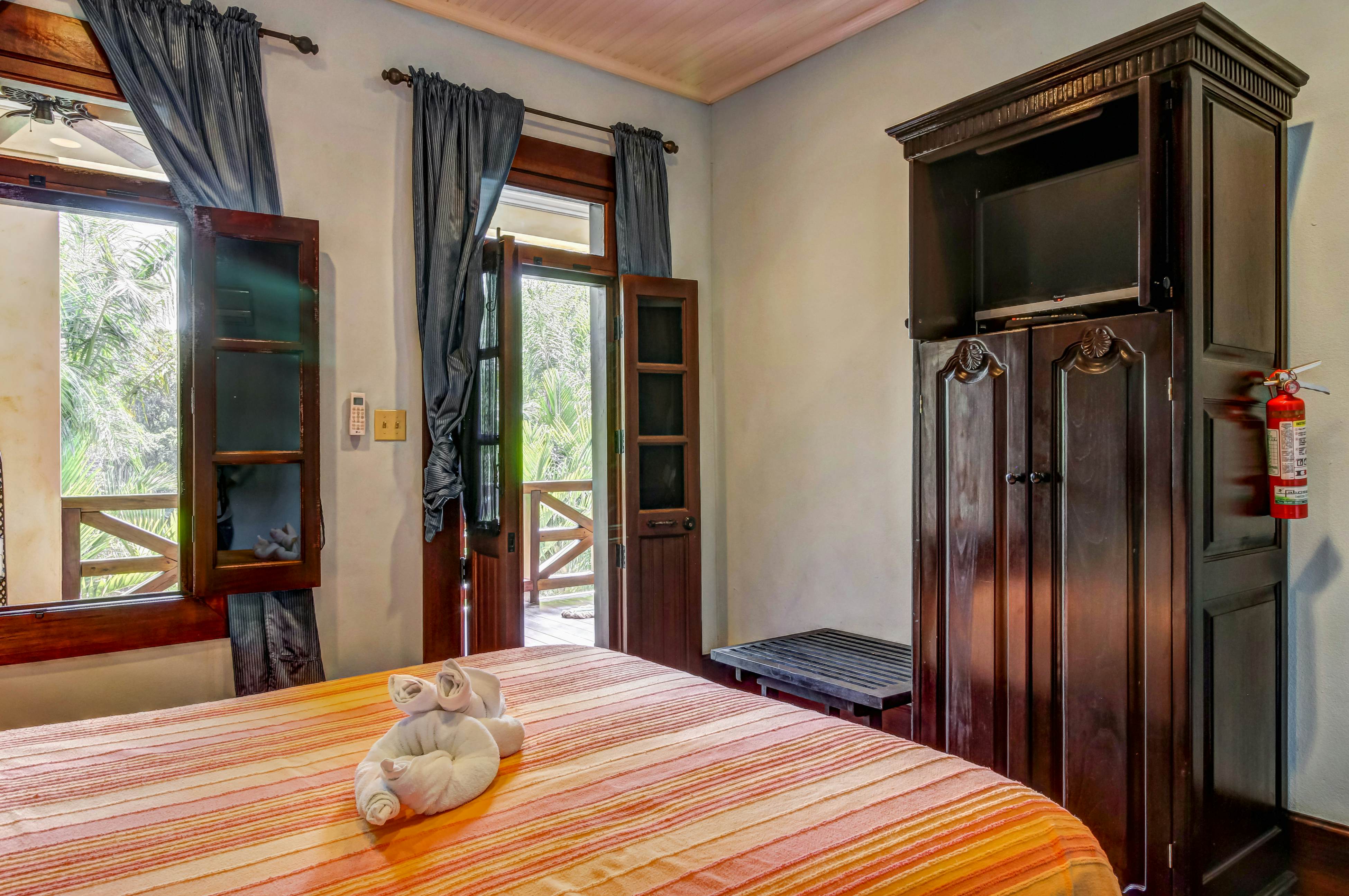 Jaguar Room at Mahogany Hall -Gold Standard Certified