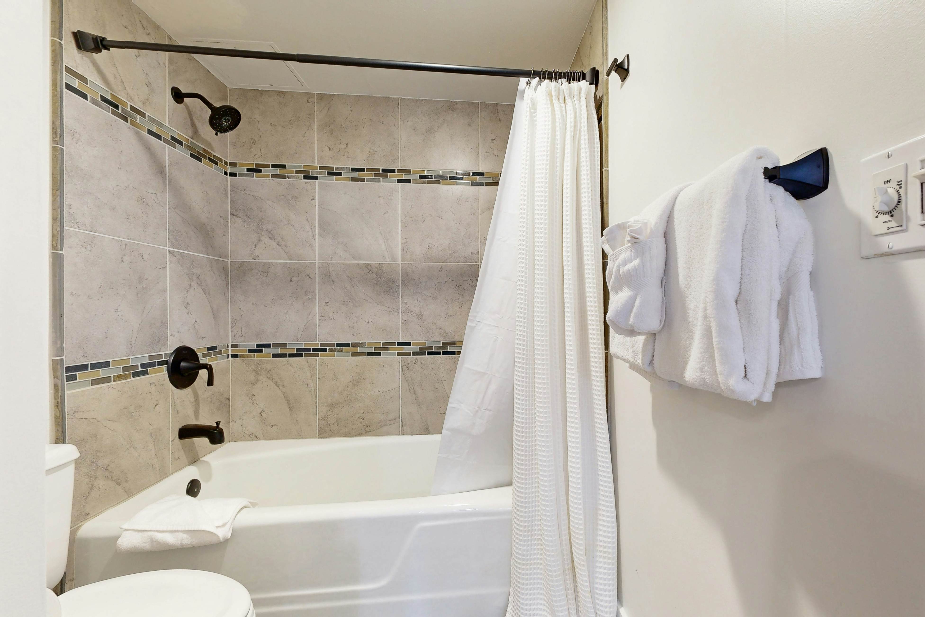 Modern Mountainside Magnificence