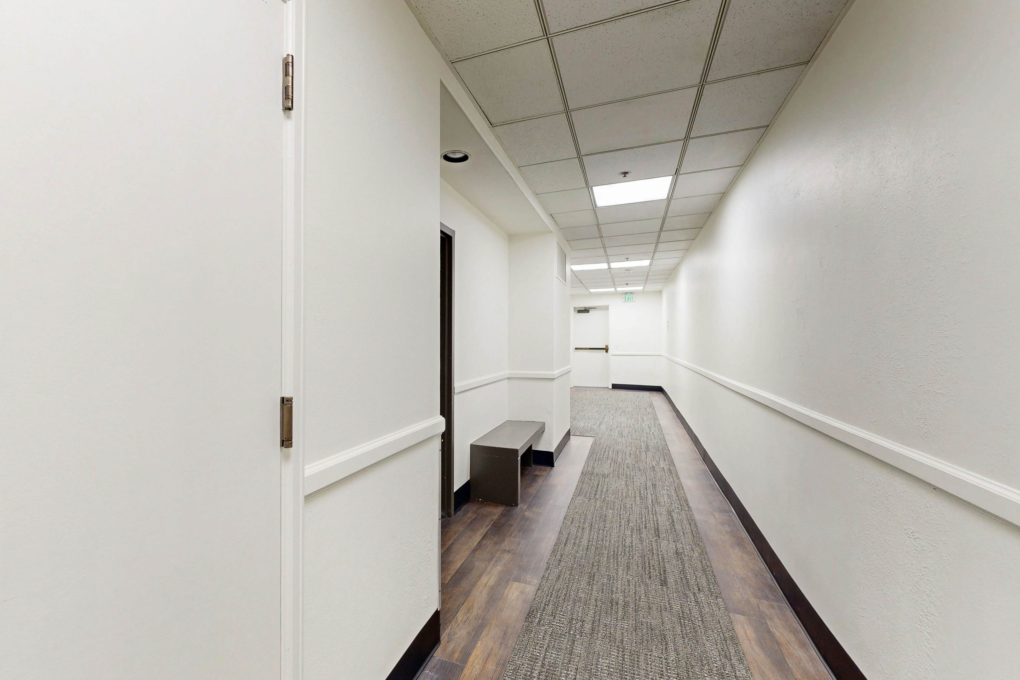 Modern Mountainside Magnificence