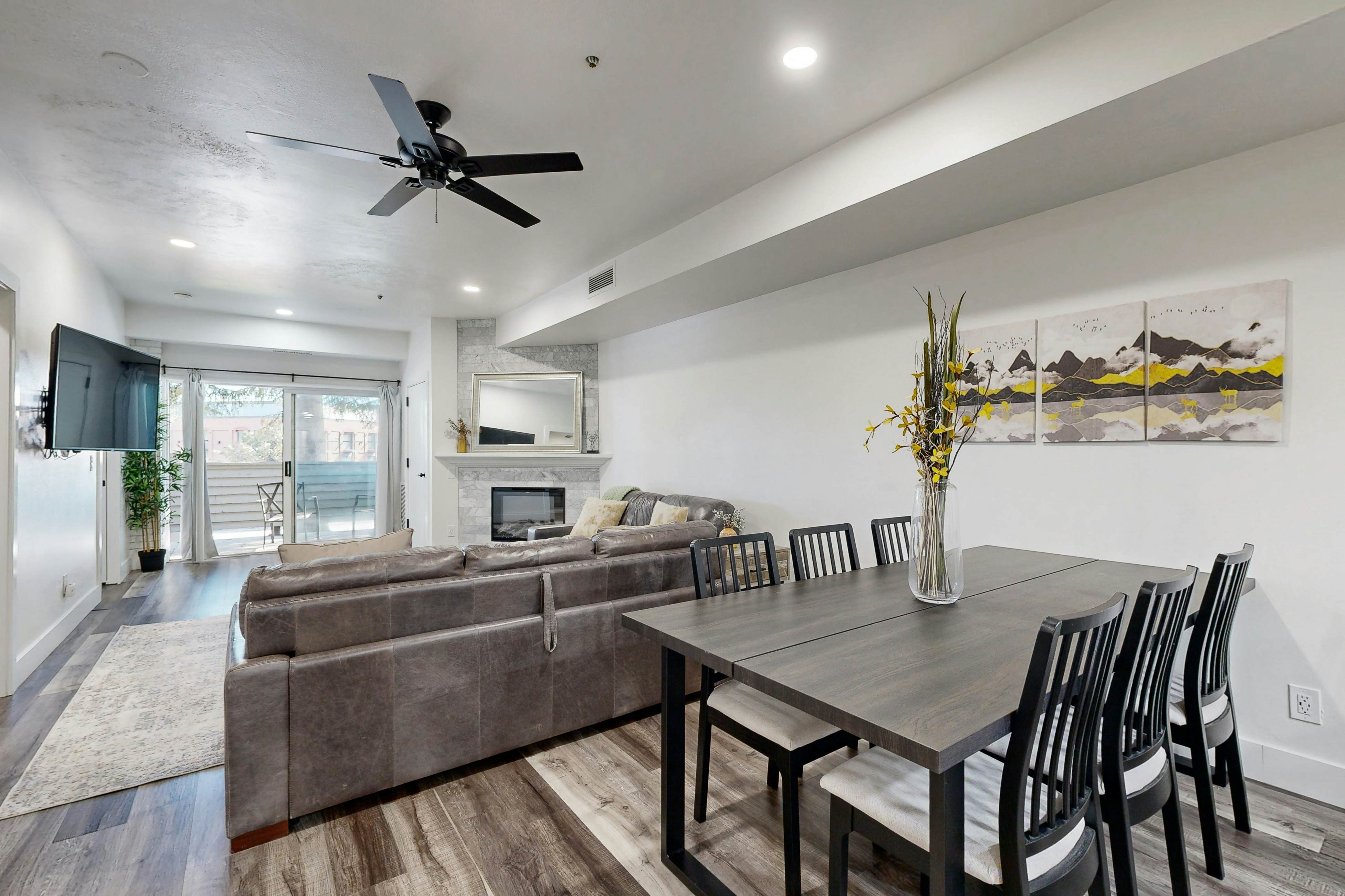 Modern Mountainside Magnificence