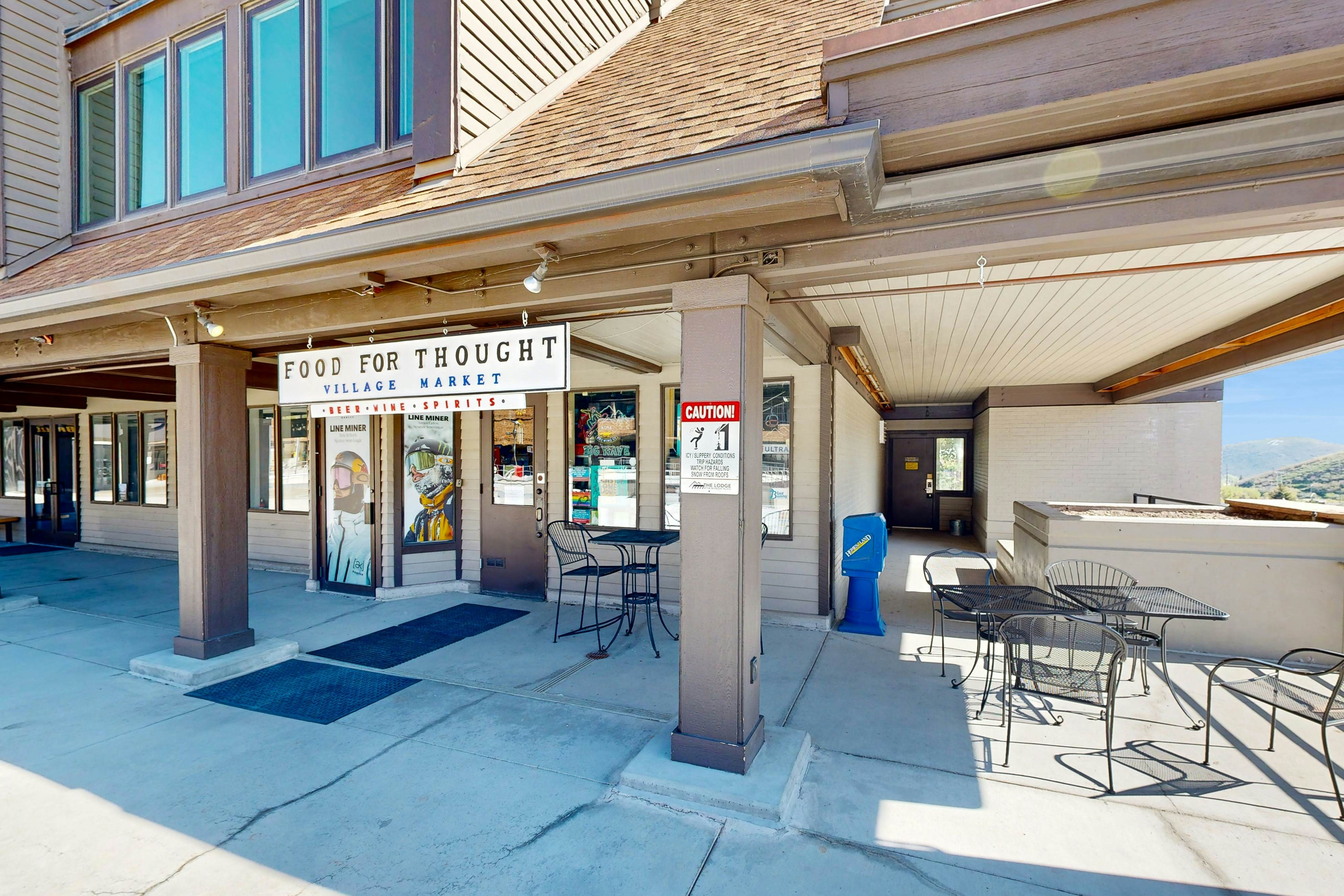 Modern Mountainside Magnificence