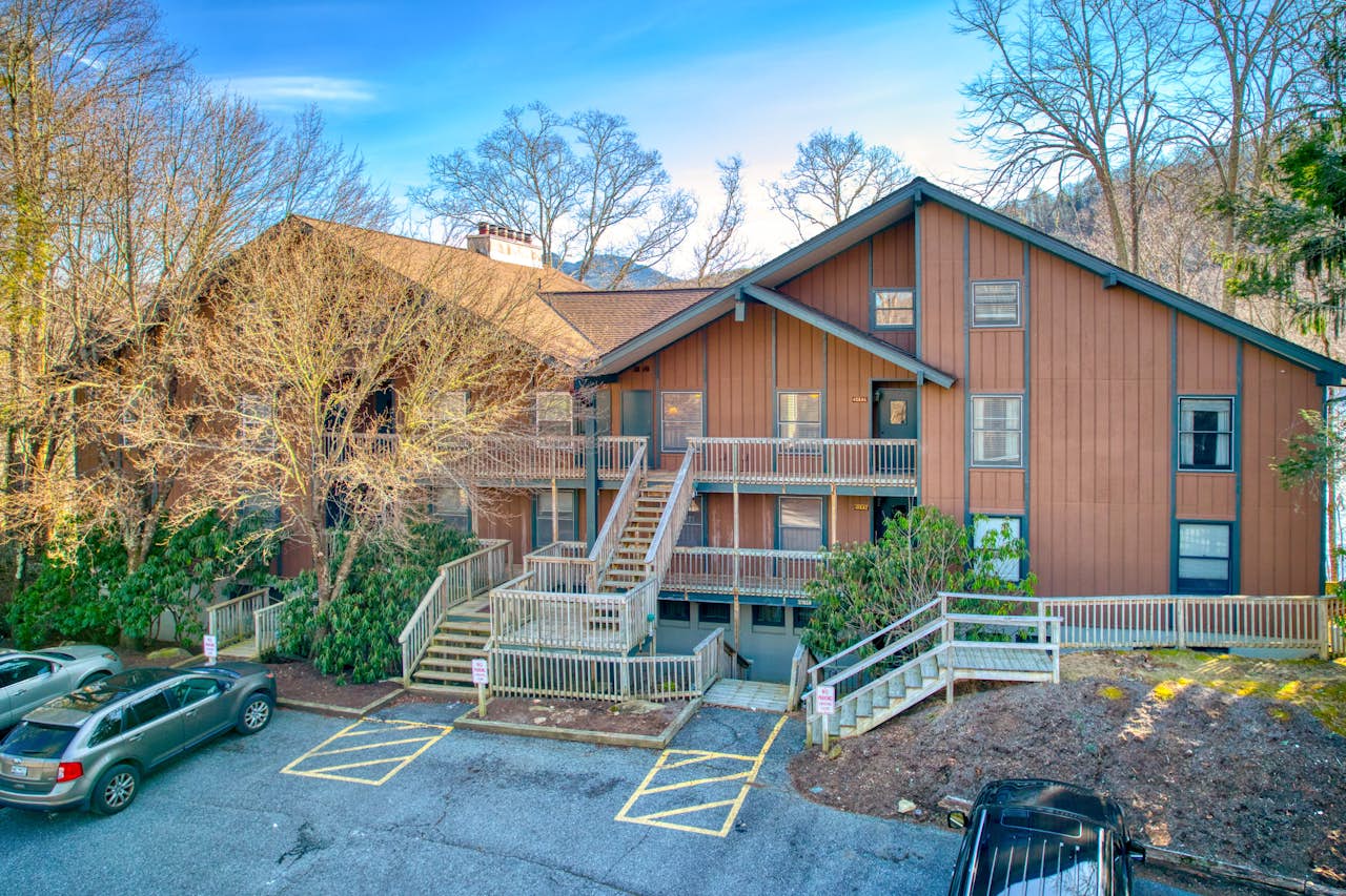 Bee Slopeside 2 BD Sugar Mountain, NC Vacation Rental Vacasa