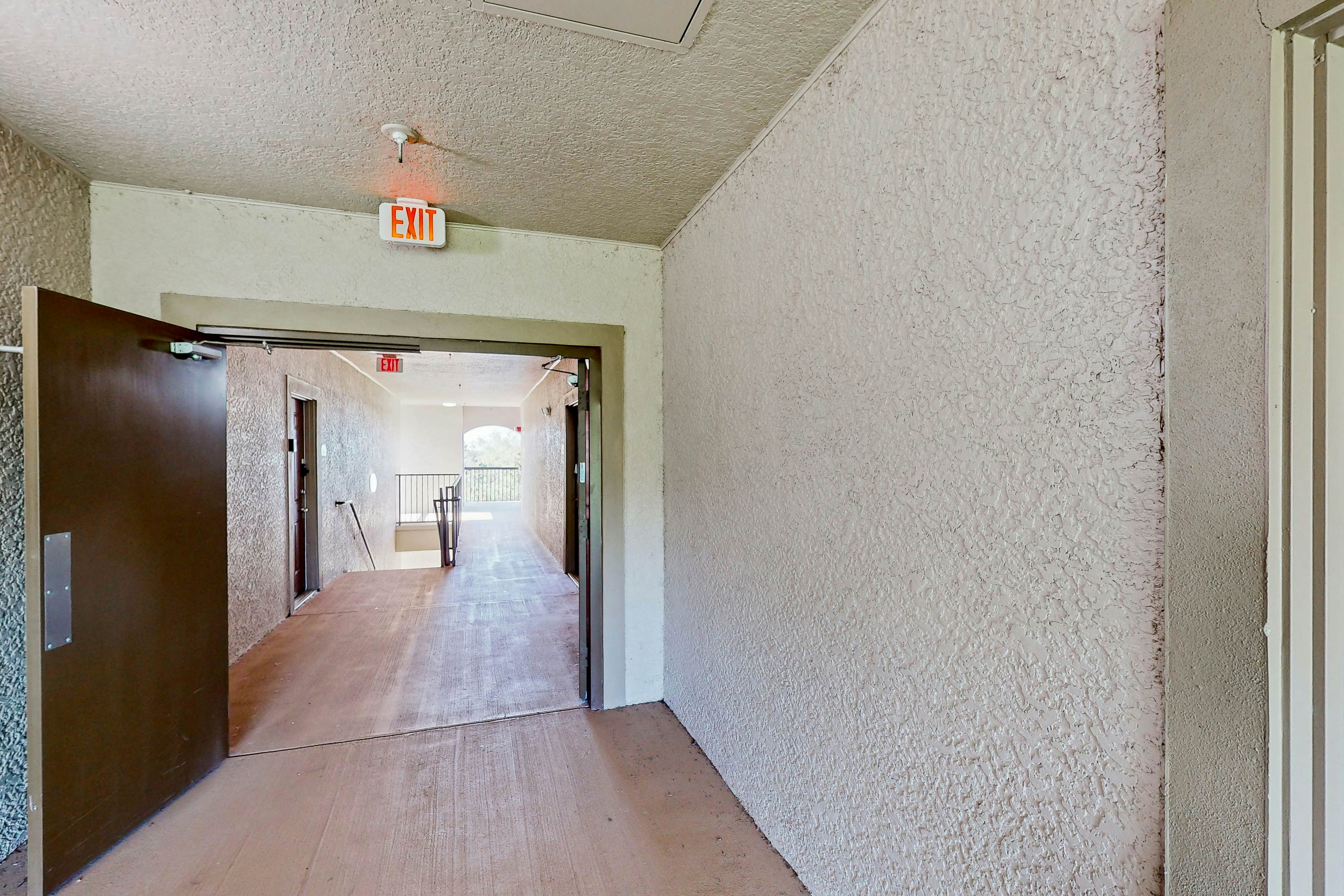 Tuscan Sunset - Tuscana Resort 