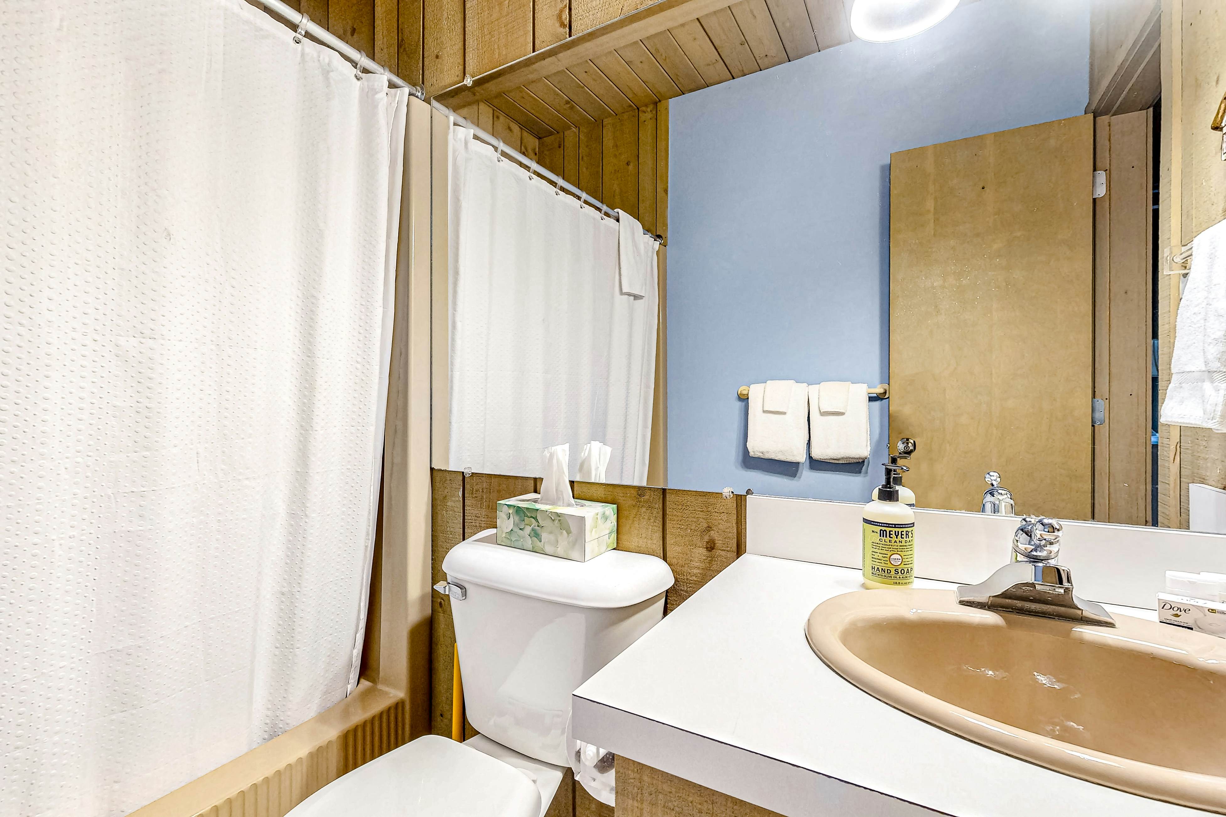 Snowy Peaks Hideaway