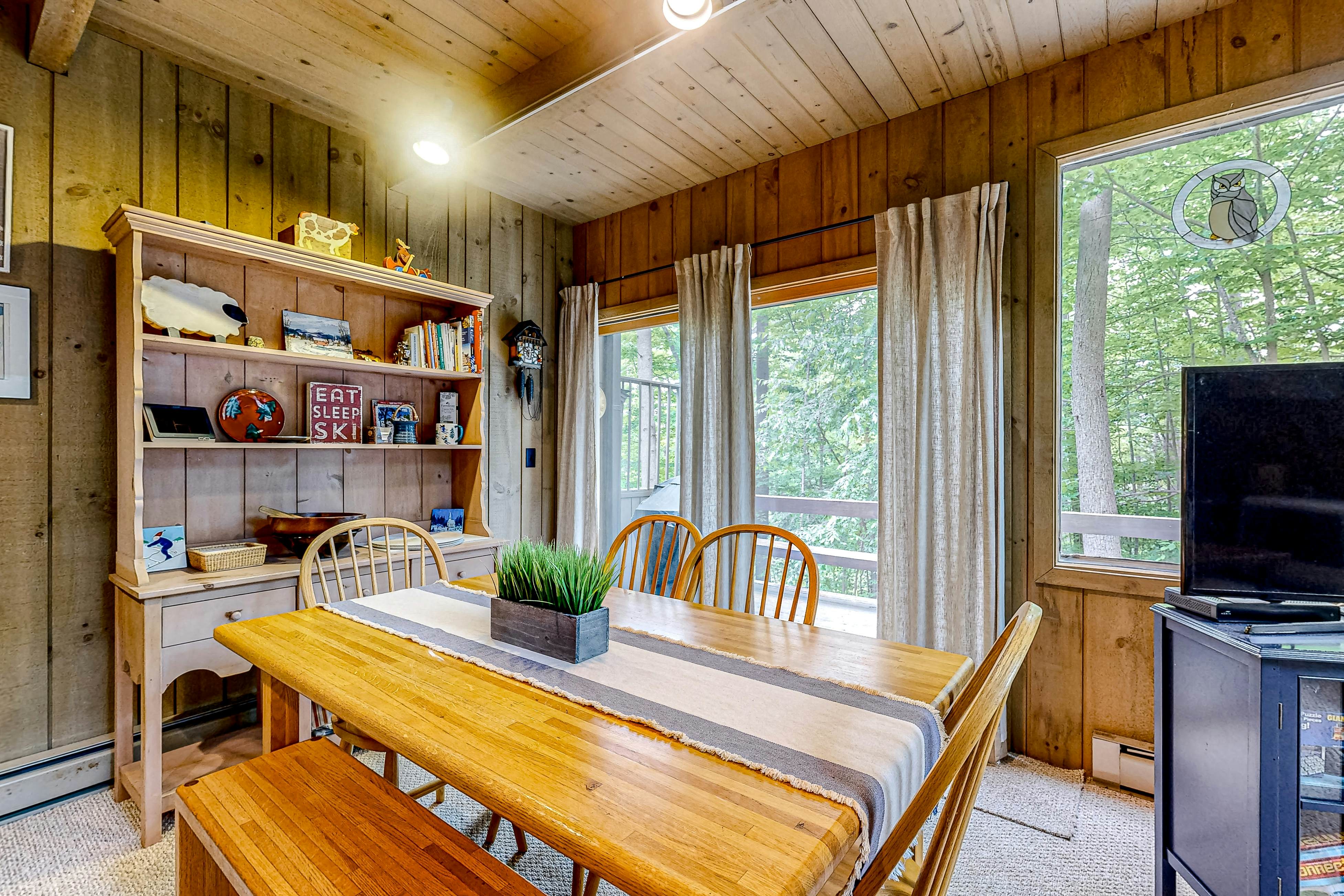 Snowy Peaks Hideaway