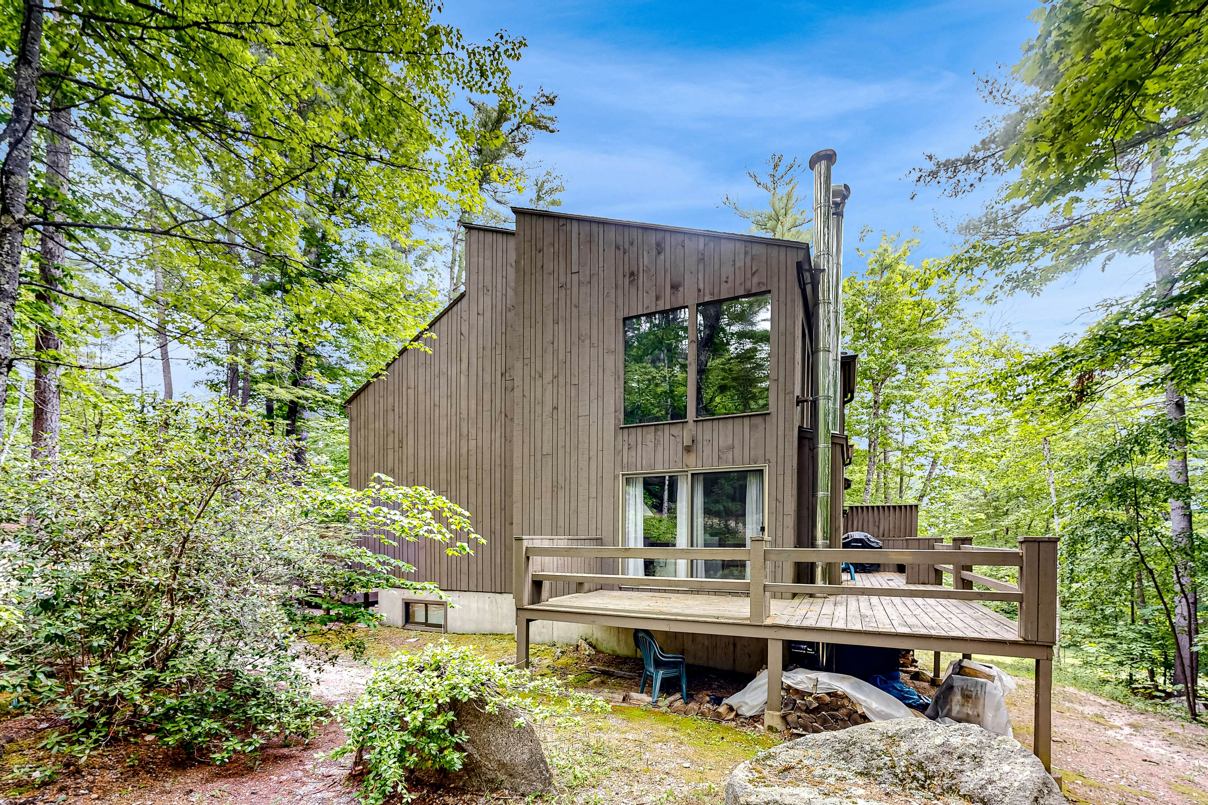 Snowy Peaks Hideaway