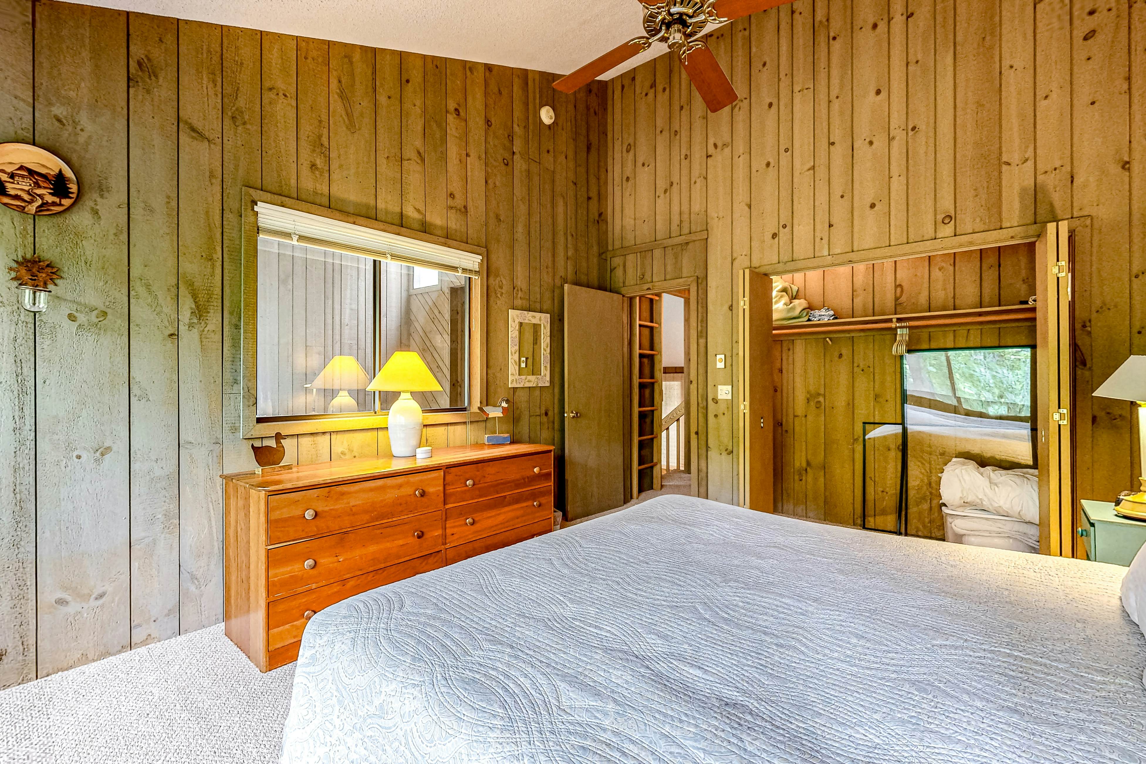 Snowy Peaks Hideaway