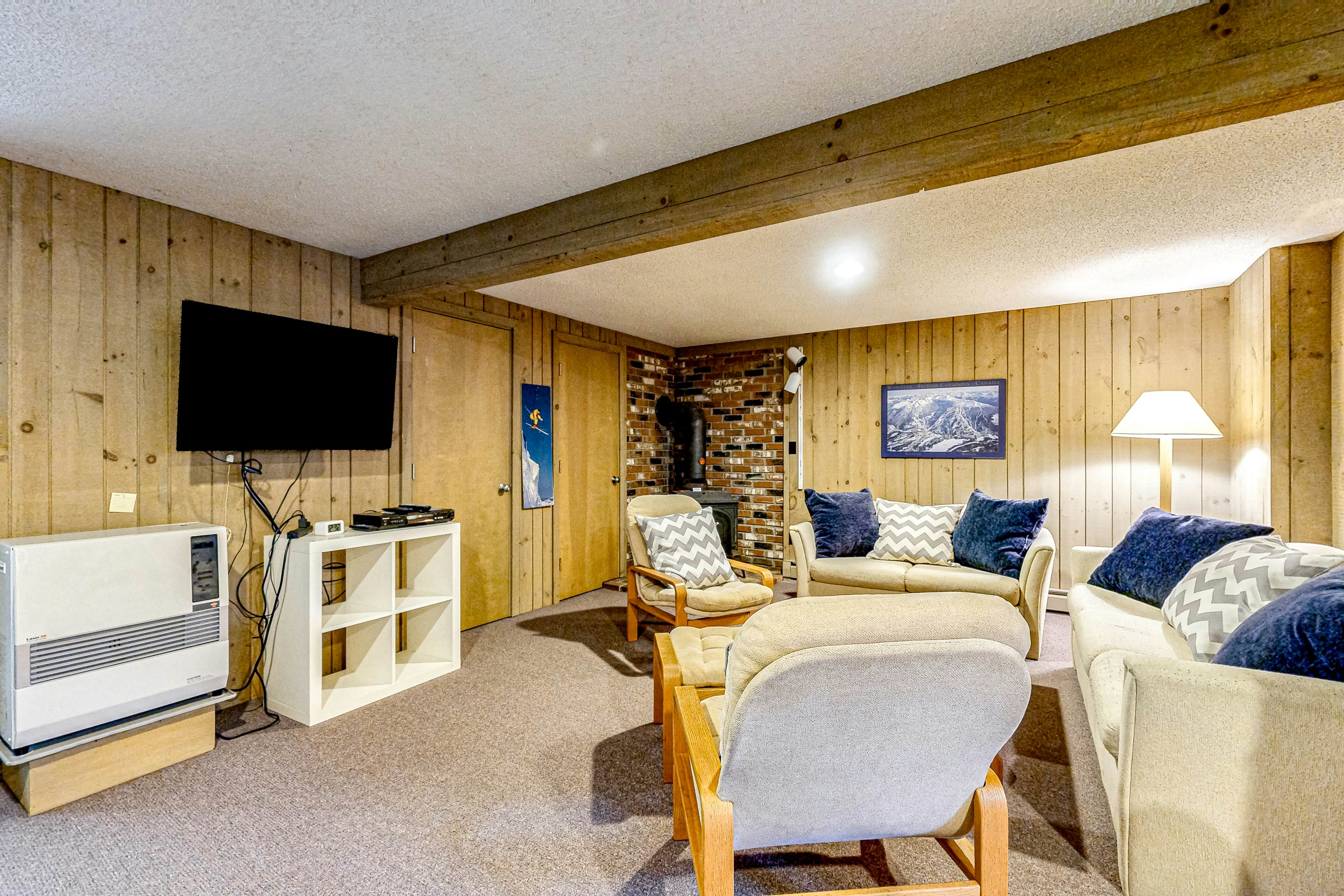 Snowy Peaks Hideaway