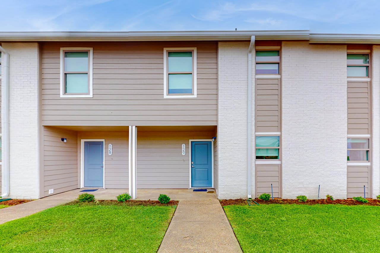 The Bridge 129 2 BD Malakoff, TX Vacation Rental Vacasa