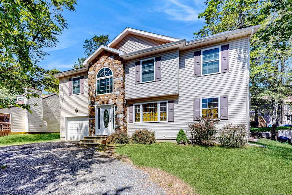 Pocono Waterside Escape 4 BD Tobyhanna, PA Vacation Rental Vacasa