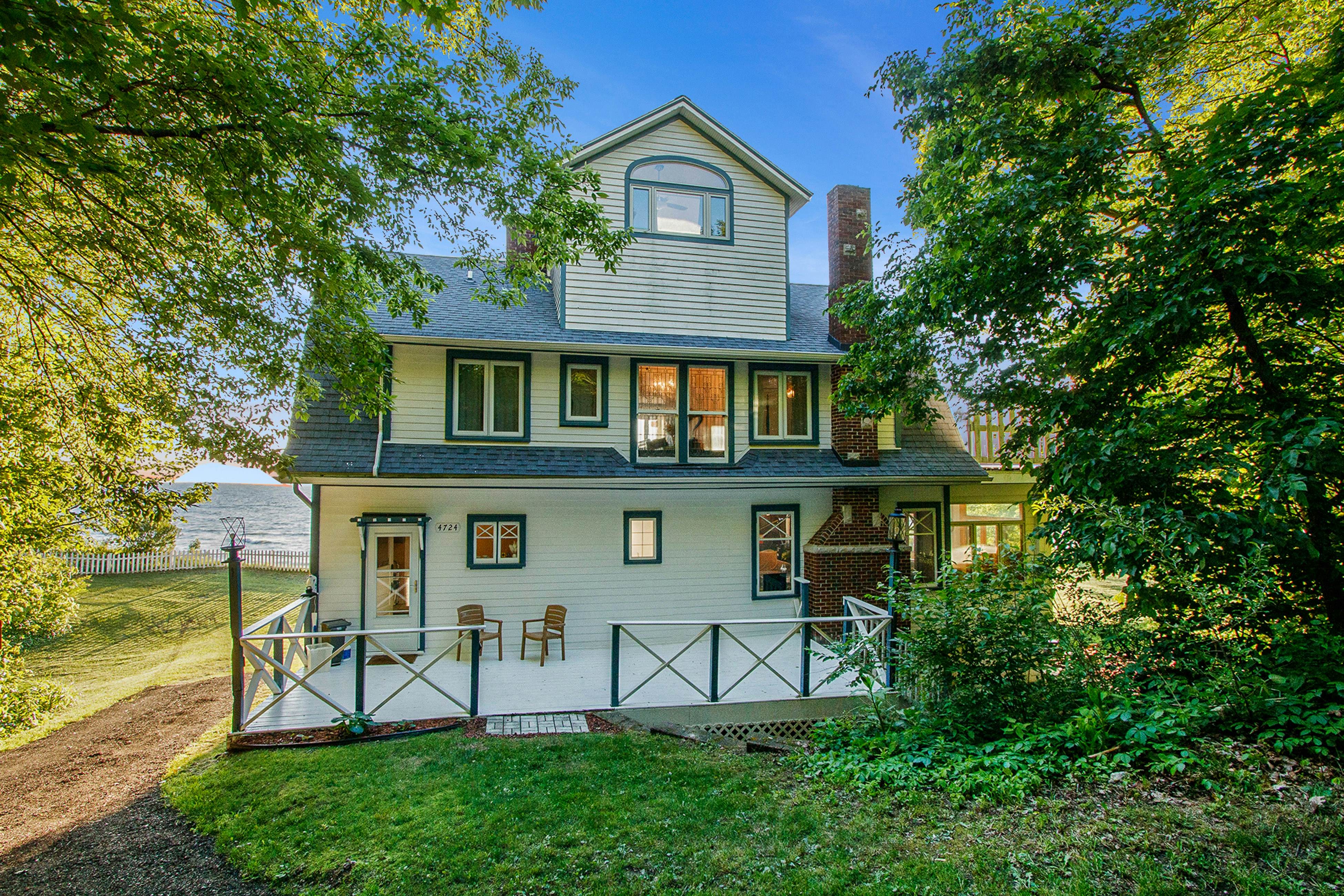 Lake Michigan Retreat- Lower Duplex