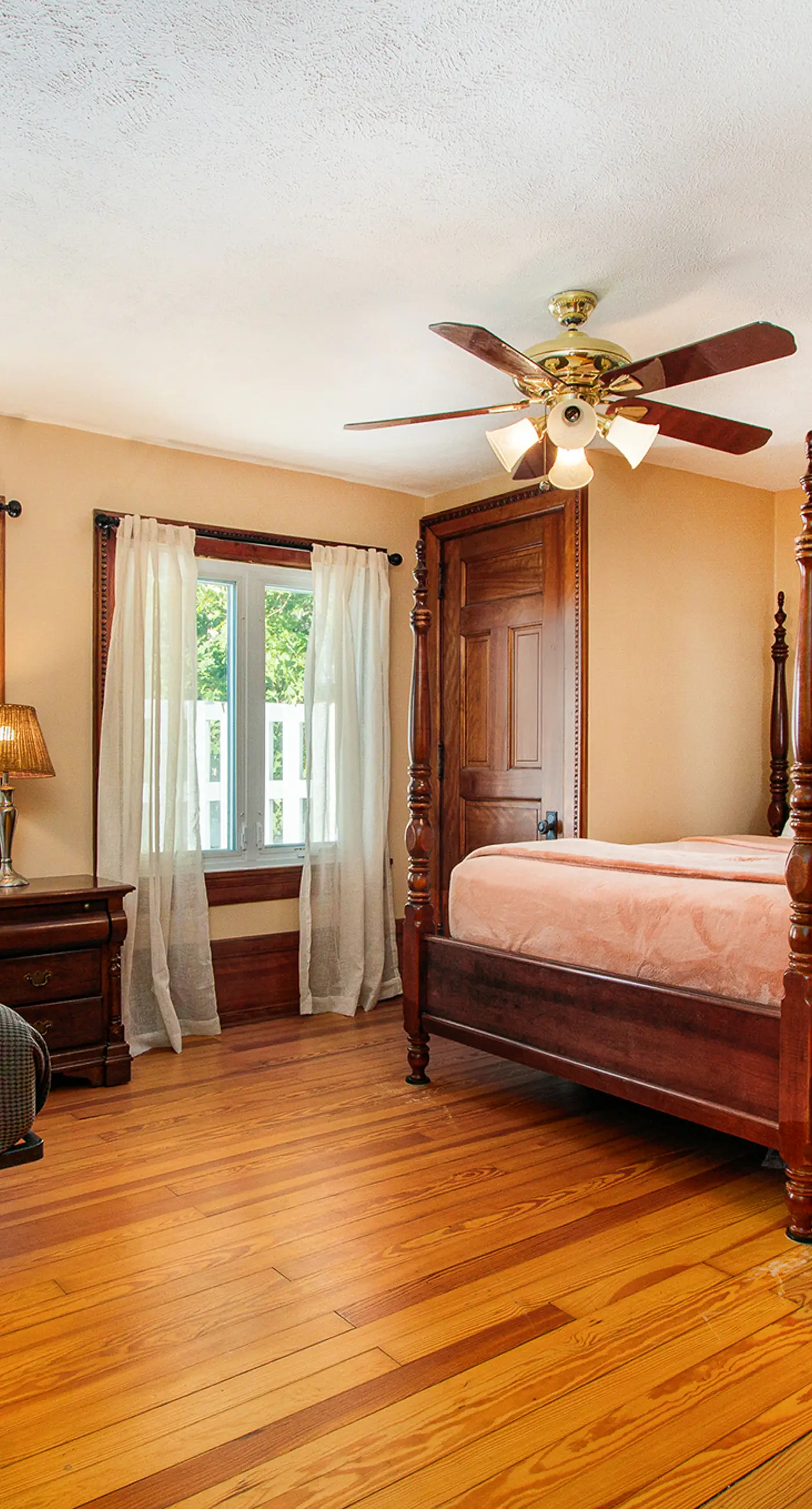 Lake Michigan Retreat- Upper Duplex