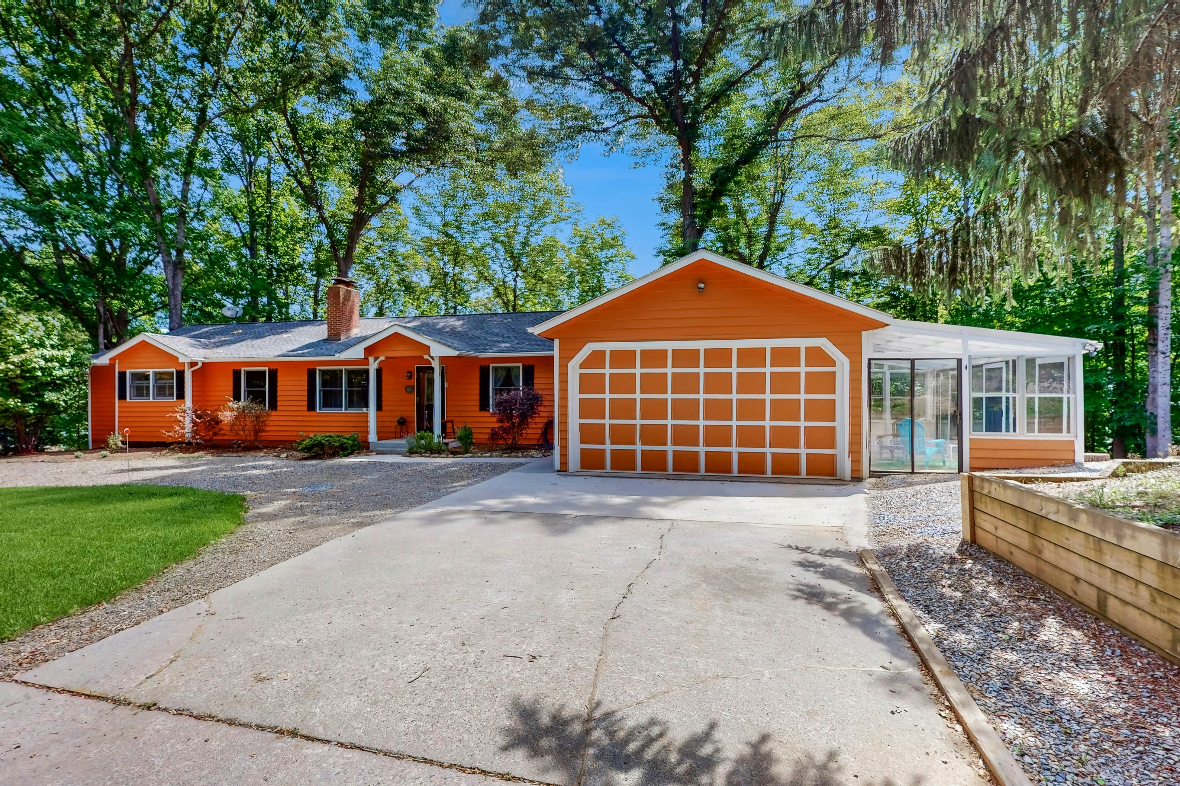 Lakefront Tranquility at Smith Mountain Lake - Moneta, VA 