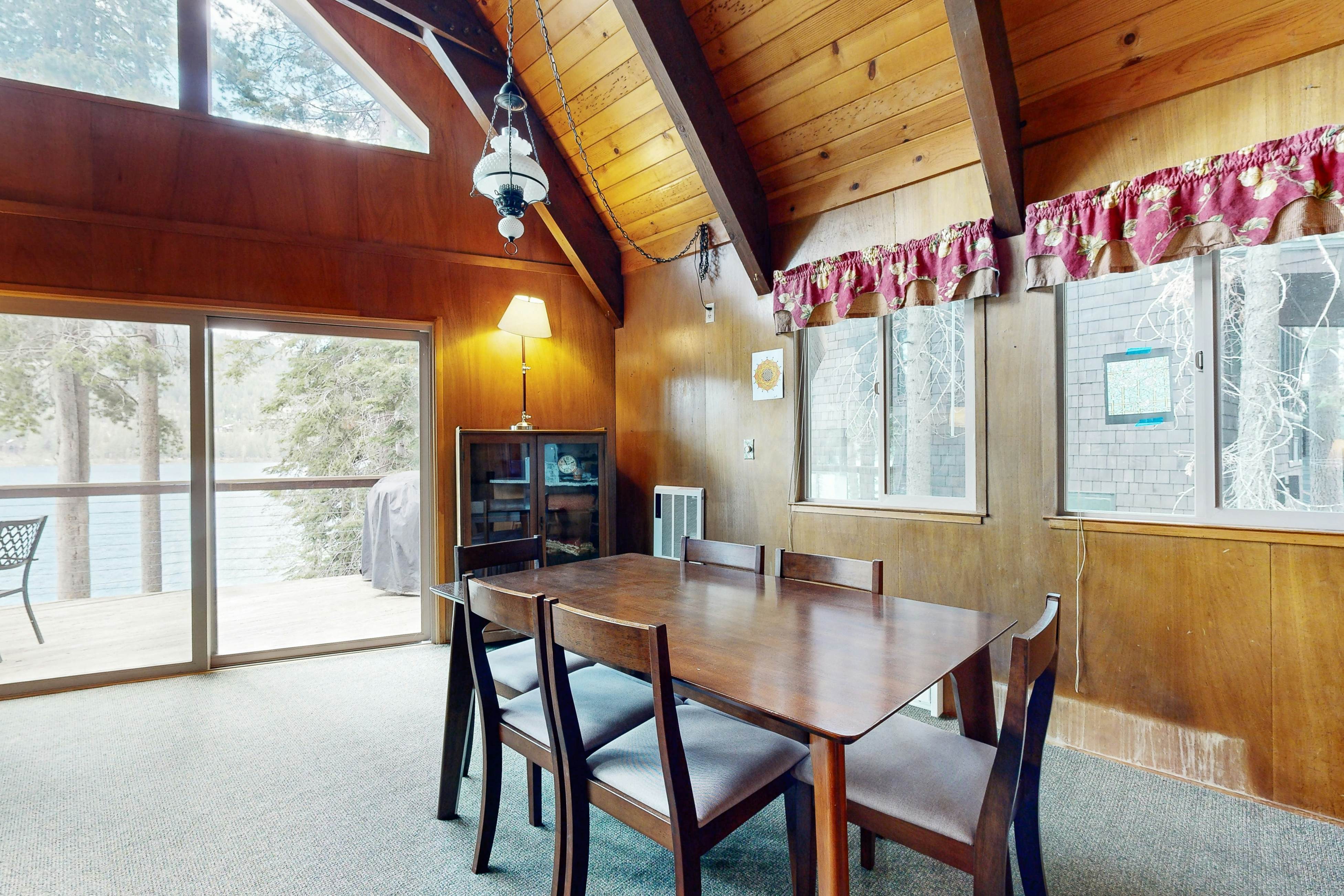 Donner Lakefront Retreat
