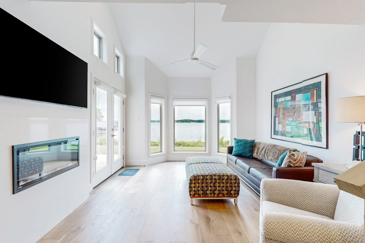 The Bridge Townhomes 6 BD Malakoff, TX Vacation Rental Vacasa