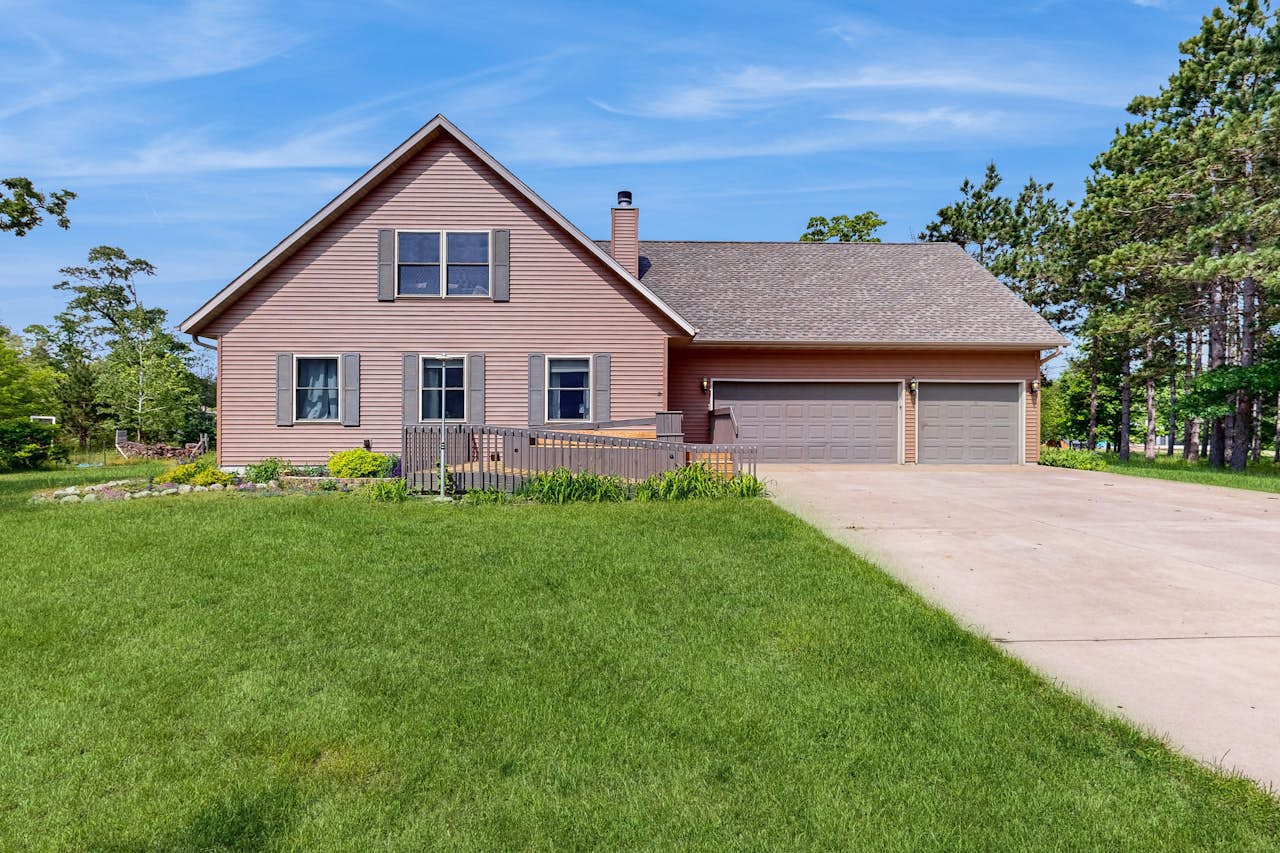 Arrowhead Lake Escape 5 BD Nekoosa, WI Vacation Rental Vacasa