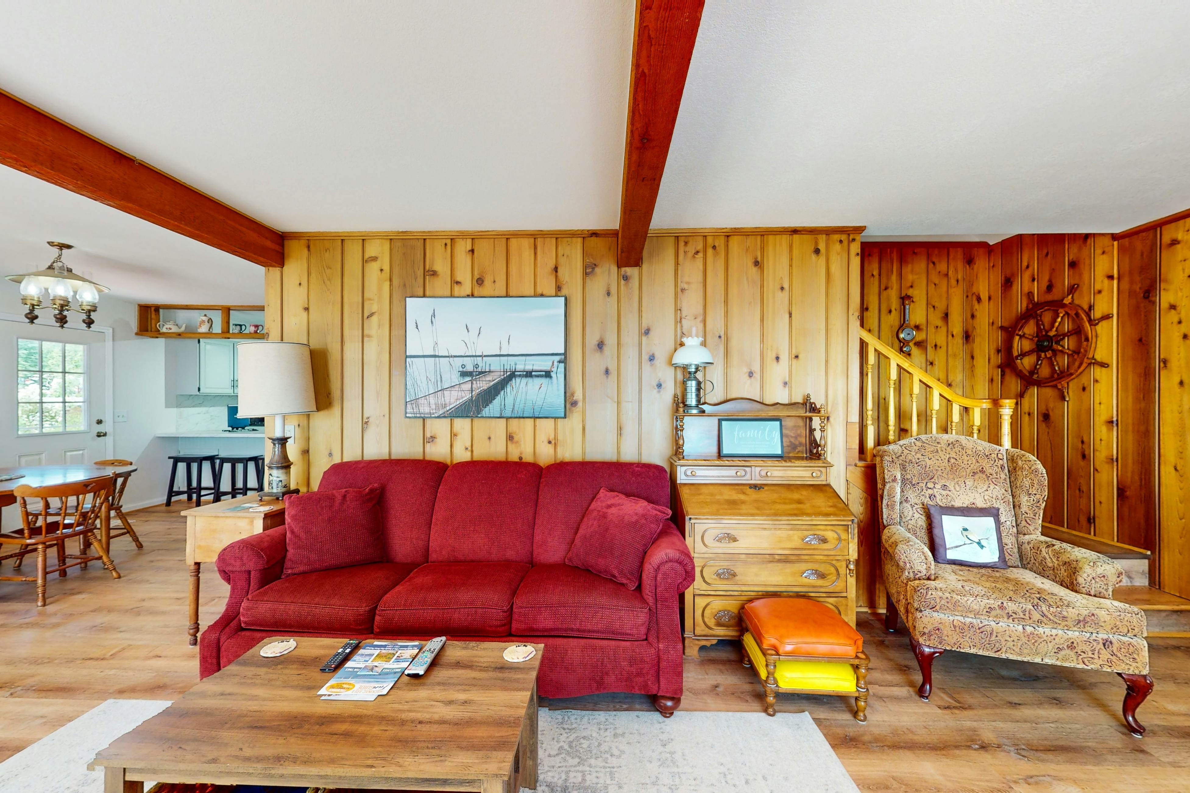 Smith Family Cottages- Lake House