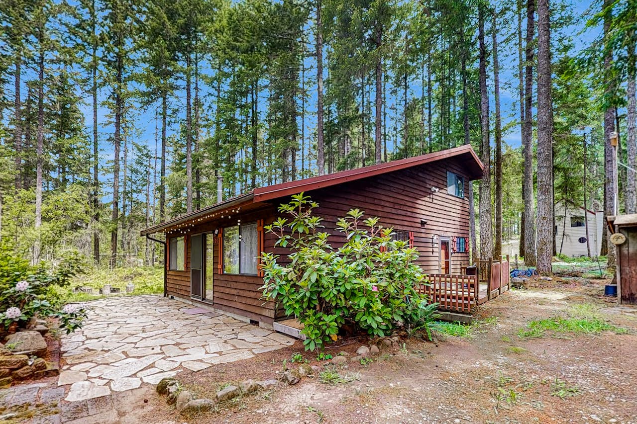 Chinook Nook 2 BD Hoodsport, WA Vacation Rental Vacasa