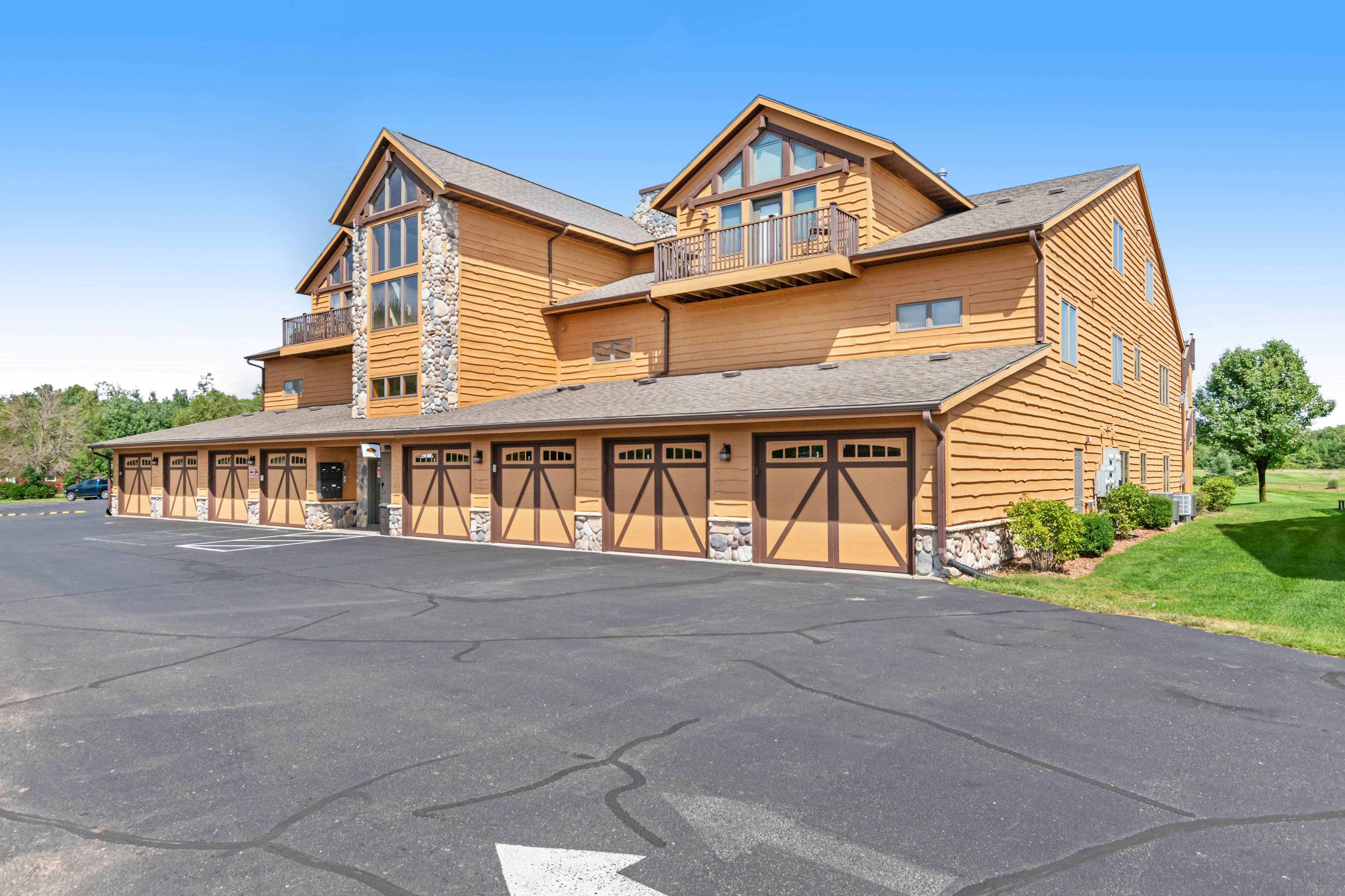 Sunset Condominiums - The Retreat