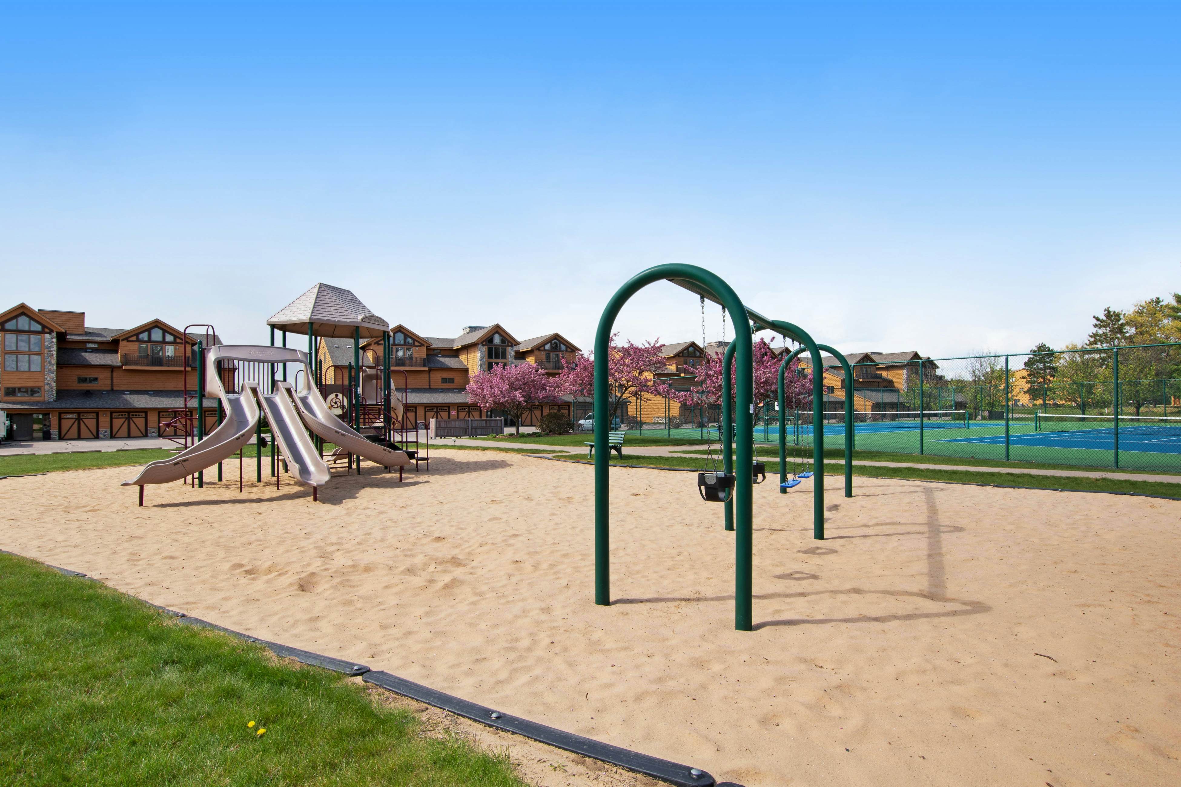 Sunset Condominiums - The Retreat