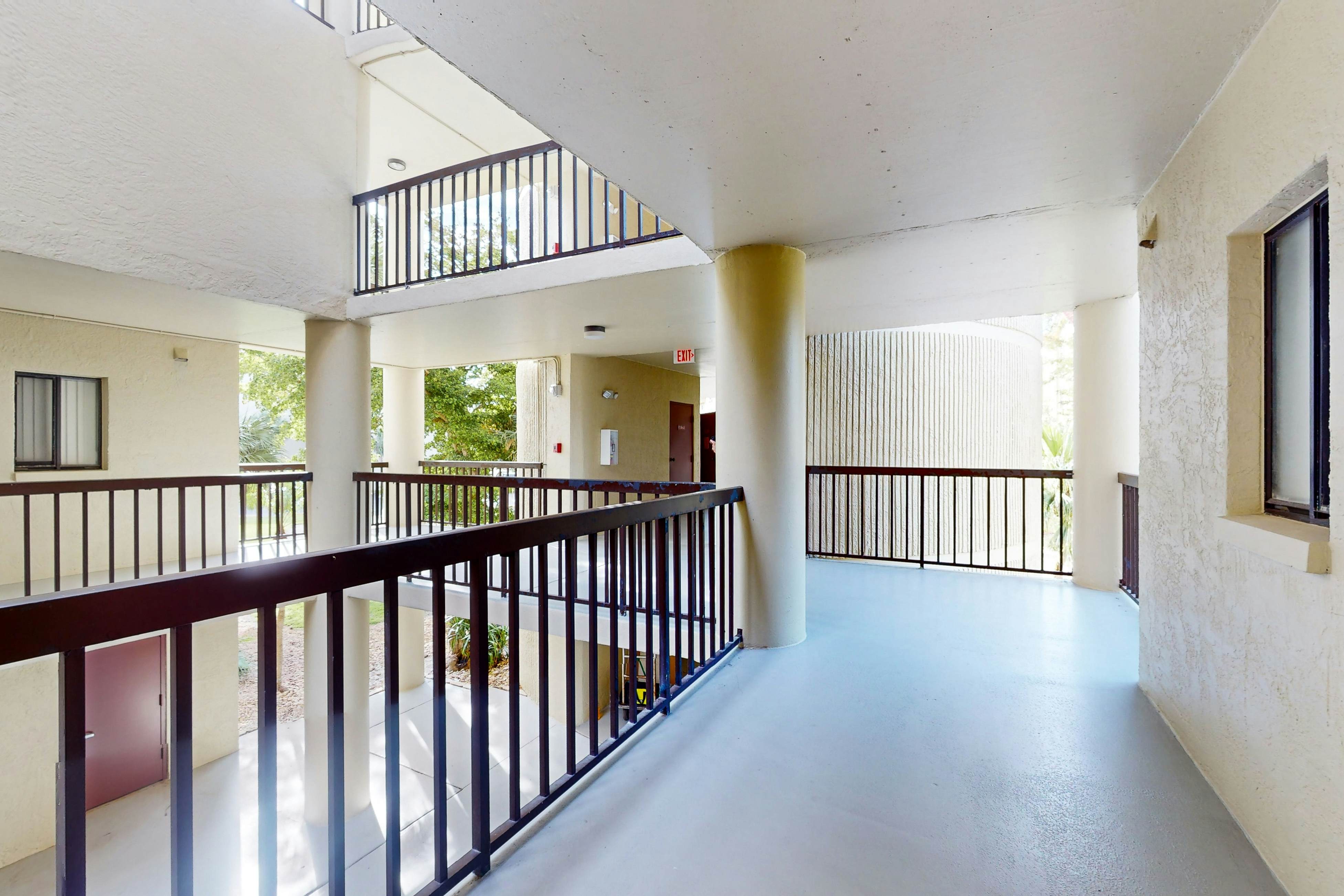 Santa Maria Condo 102