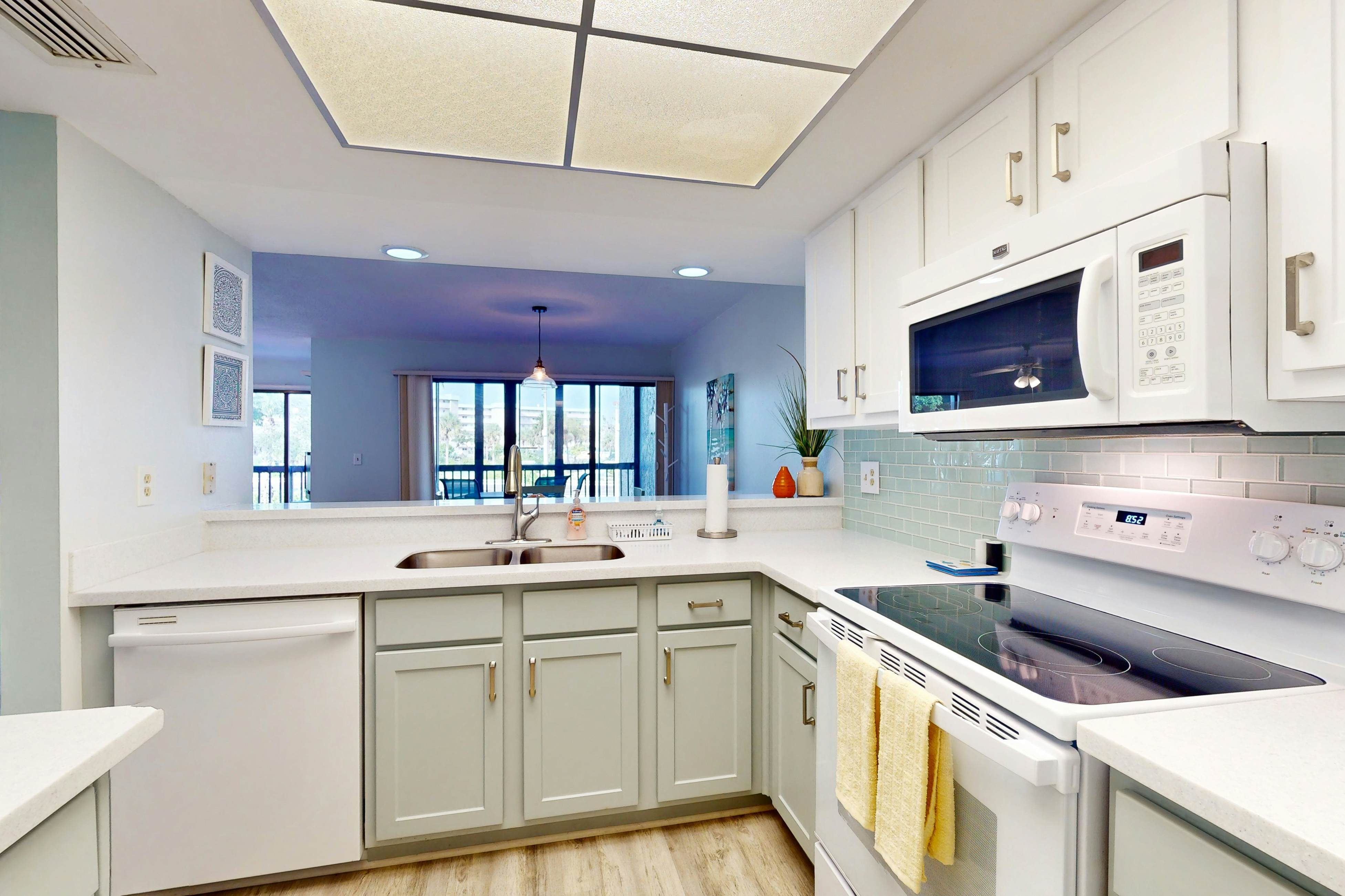 Santa Maria Condo 102