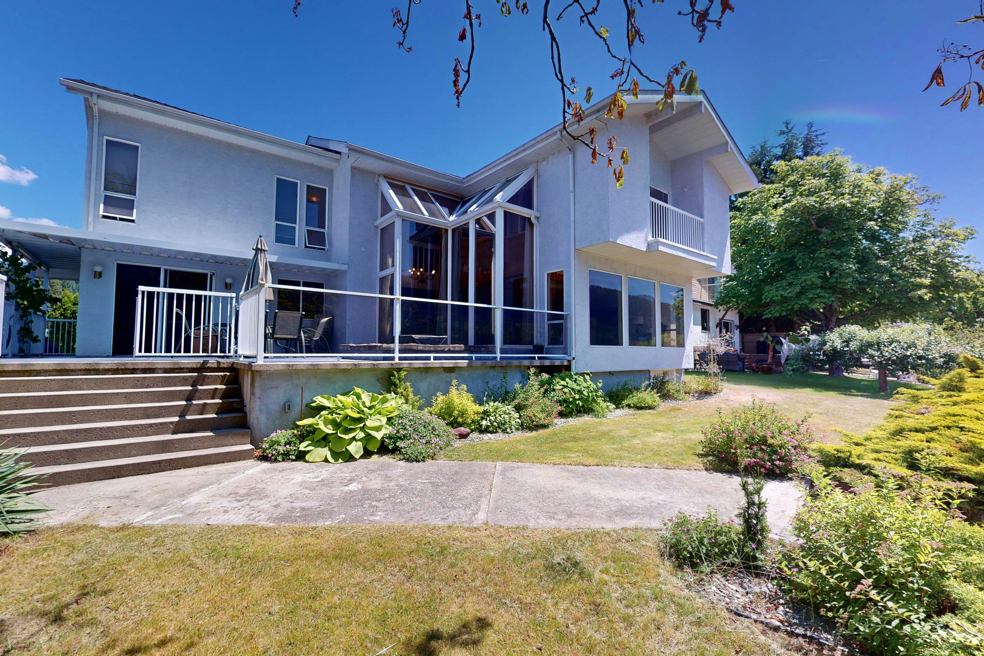 The Re-Treat at Christina Lake