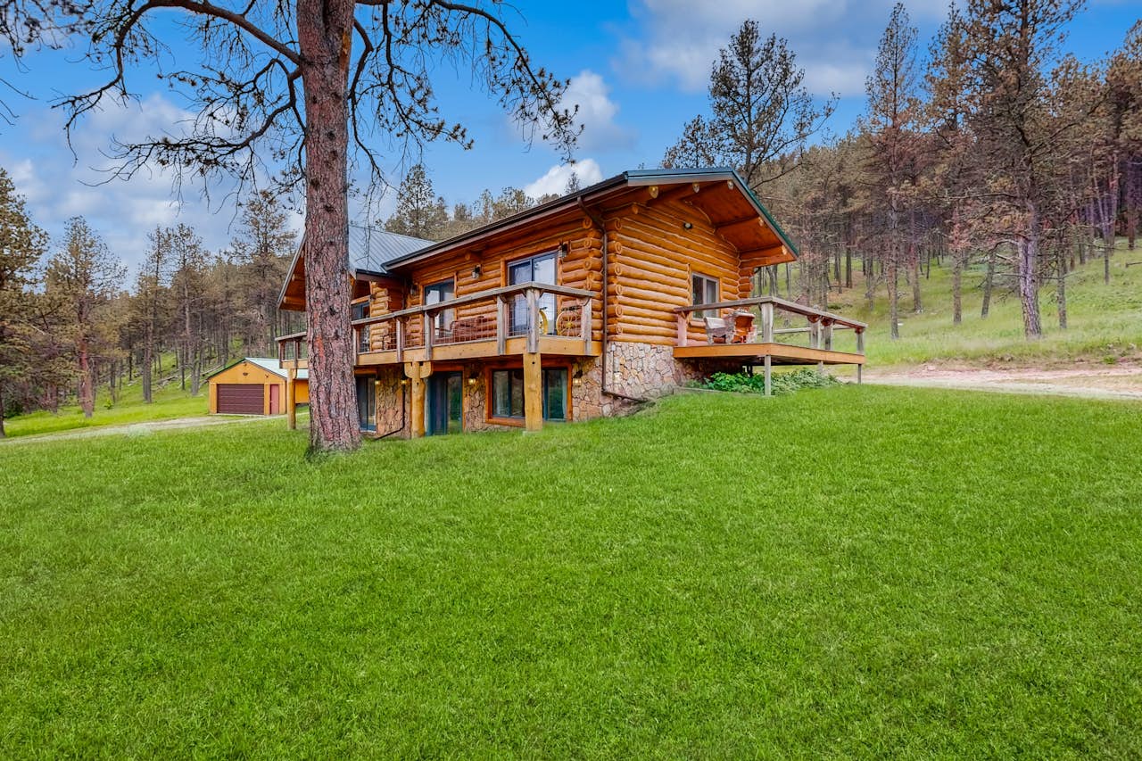 Flynn Creek Retreat 3 BD Custer, SD Vacation Rental Vacasa