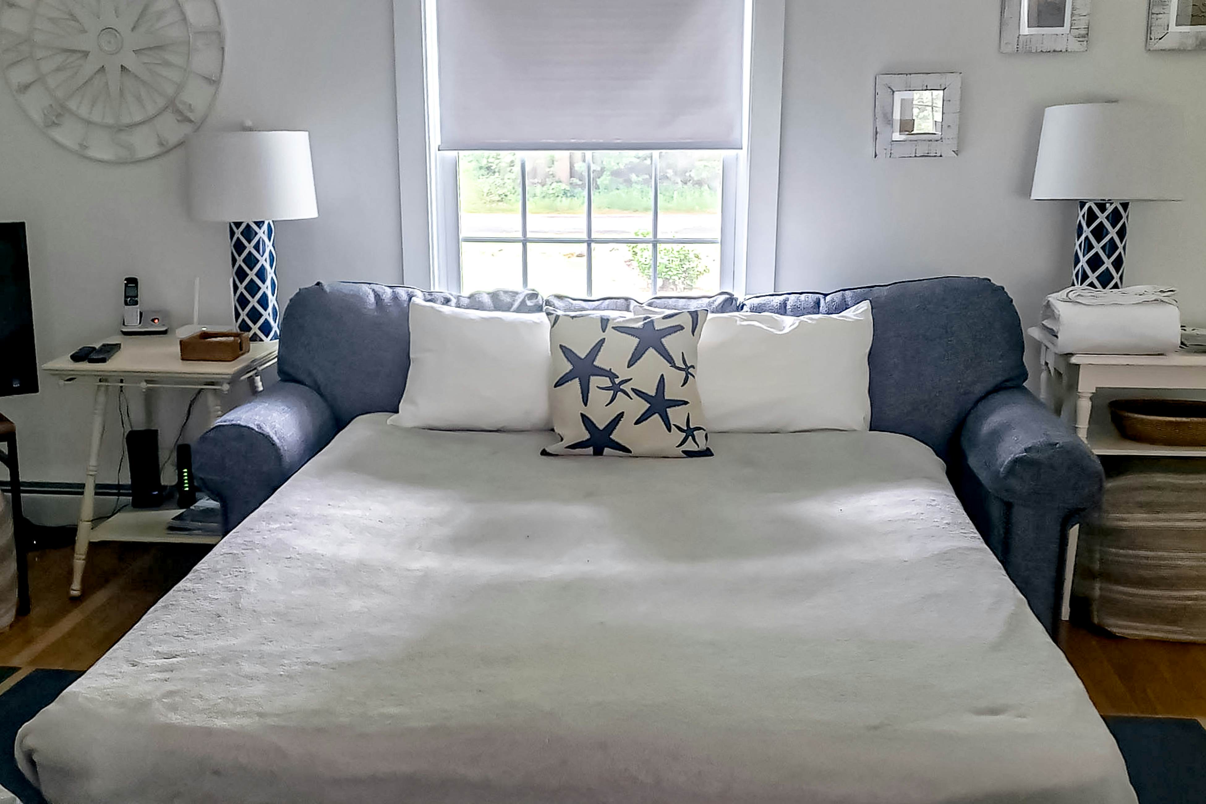 Kennebunk Family Cottage With Crib