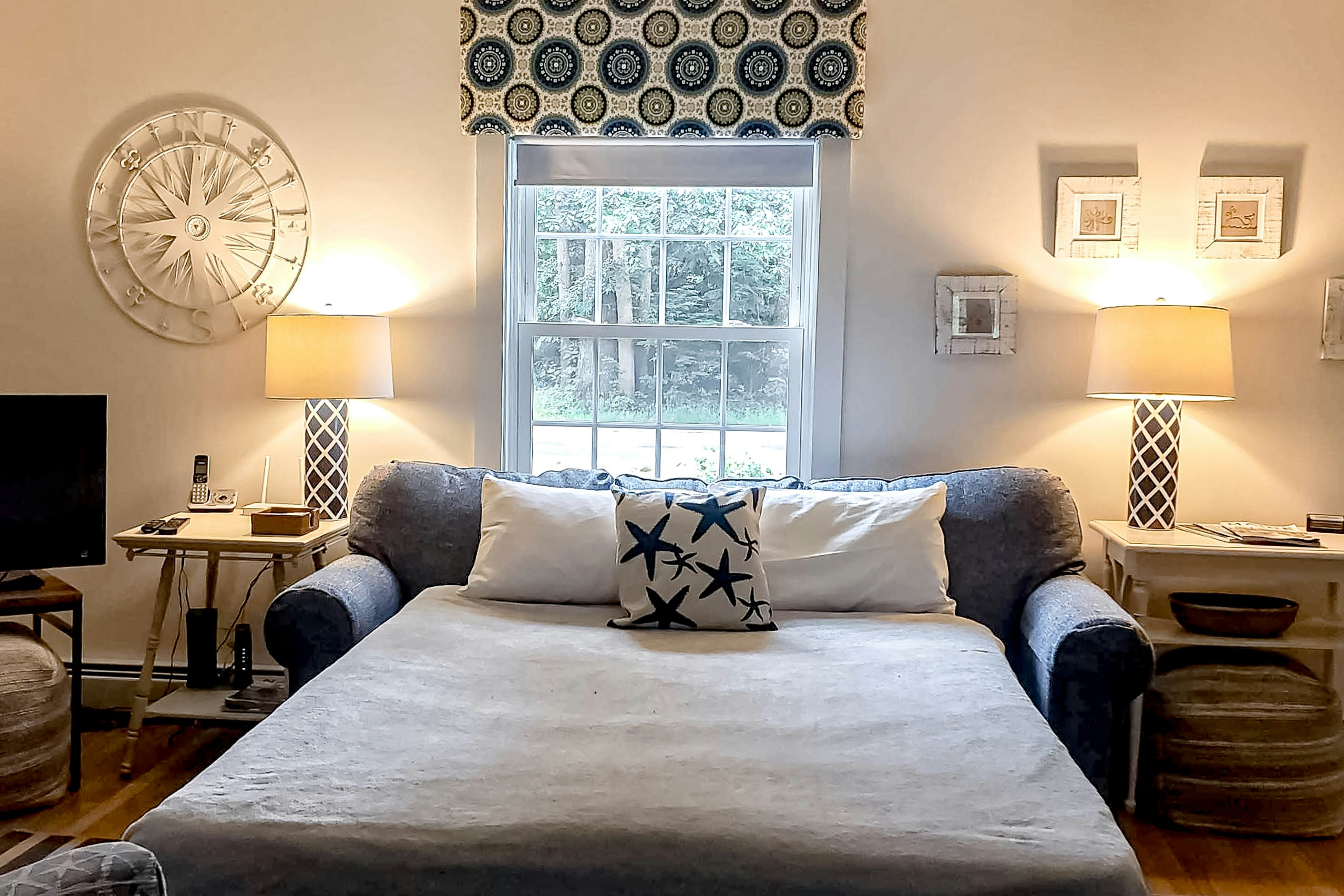 Kennebunk Family Cottage With Crib