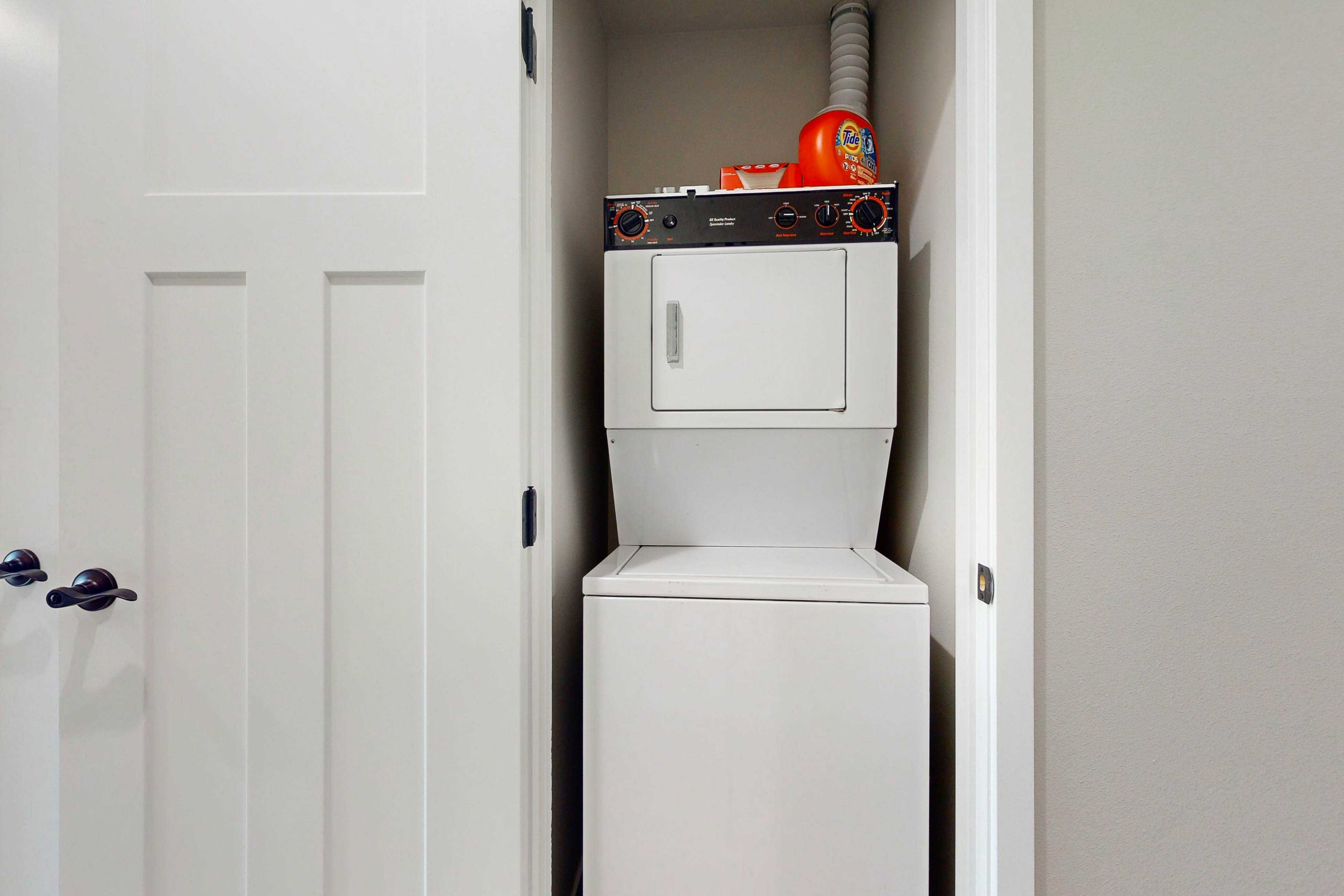 Lake Chelan Shores - To Ski or Knot #18-6