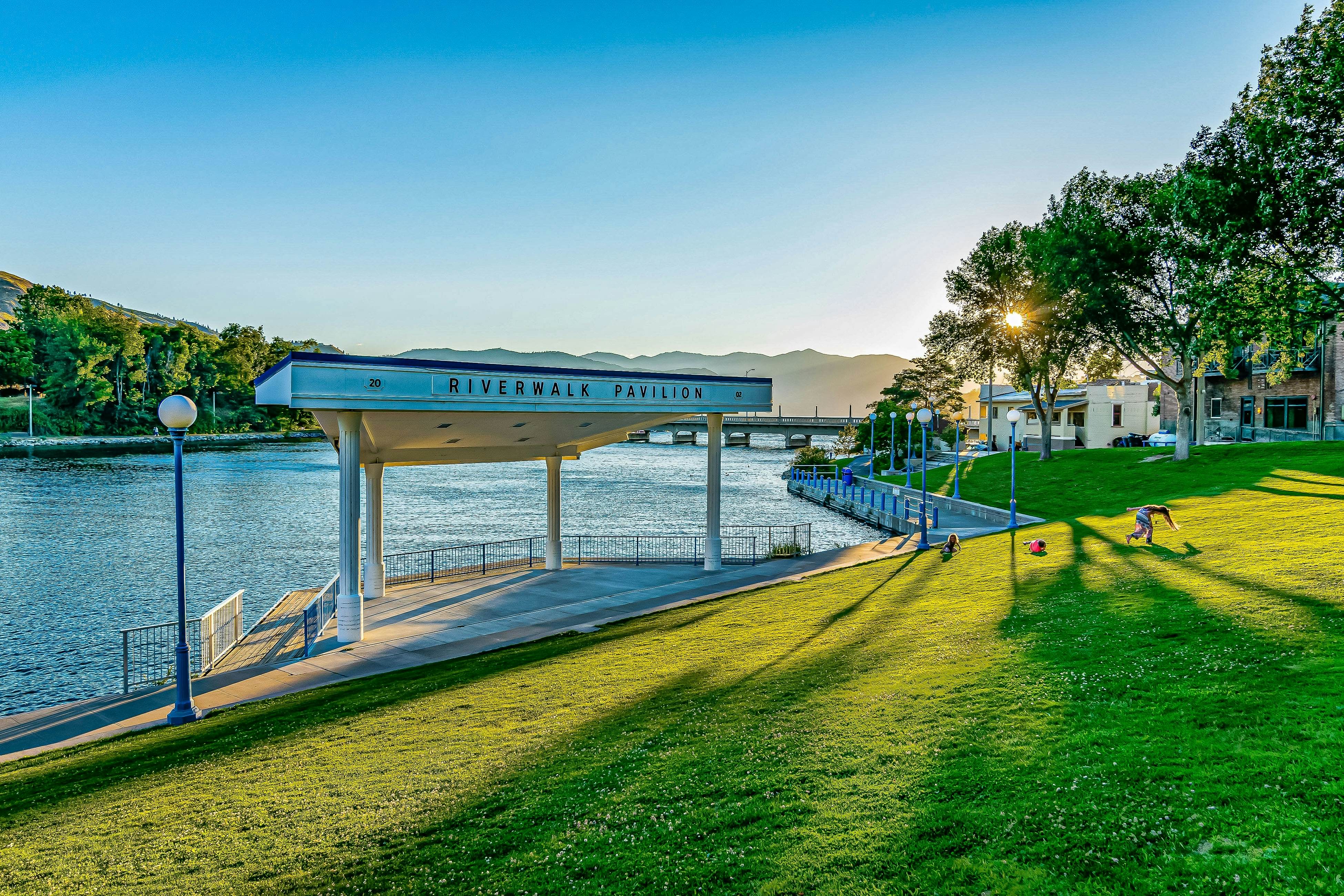 Lake Chelan Shores - To Ski or Knot #18-6