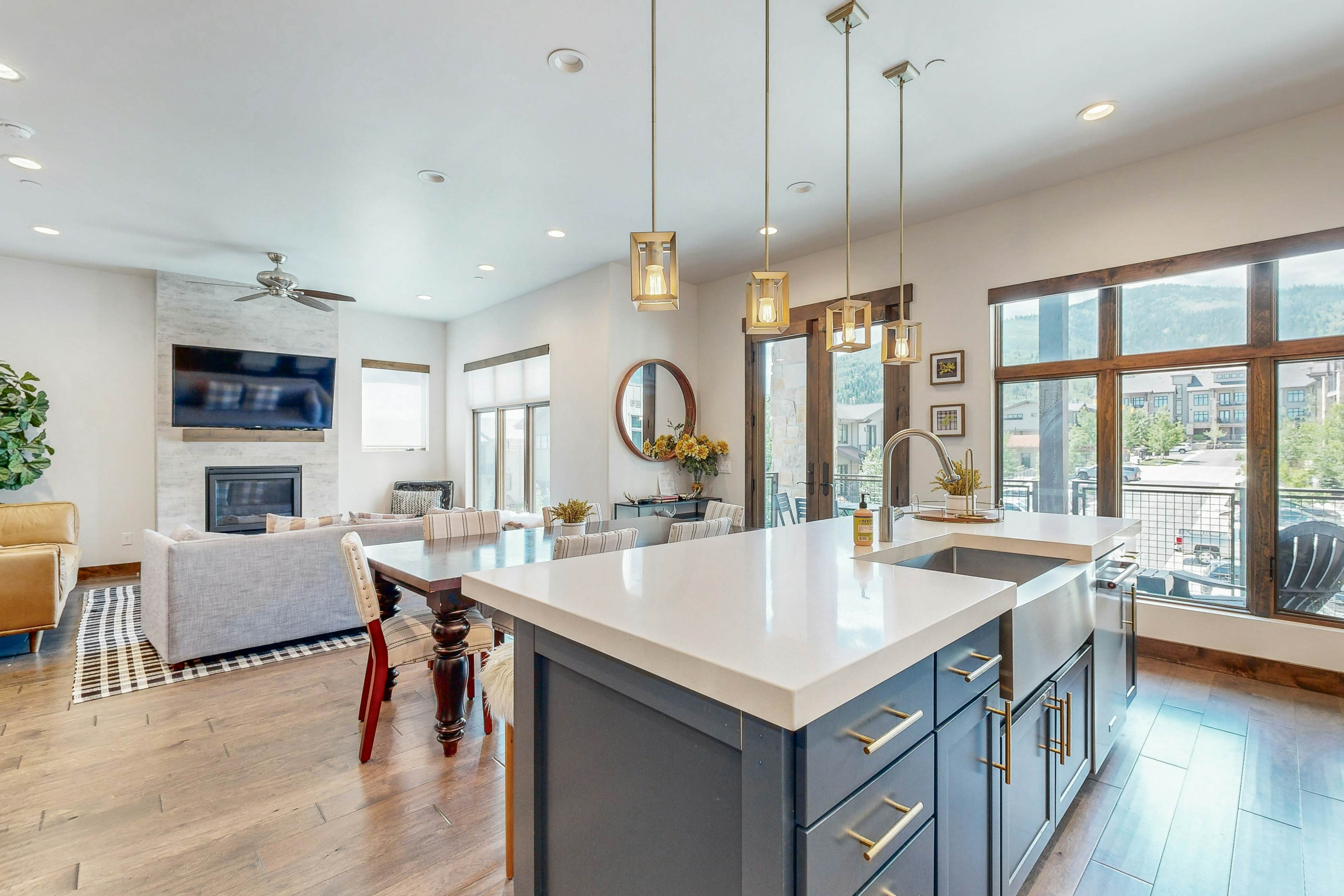 Modern Blackstone Paradise #2A