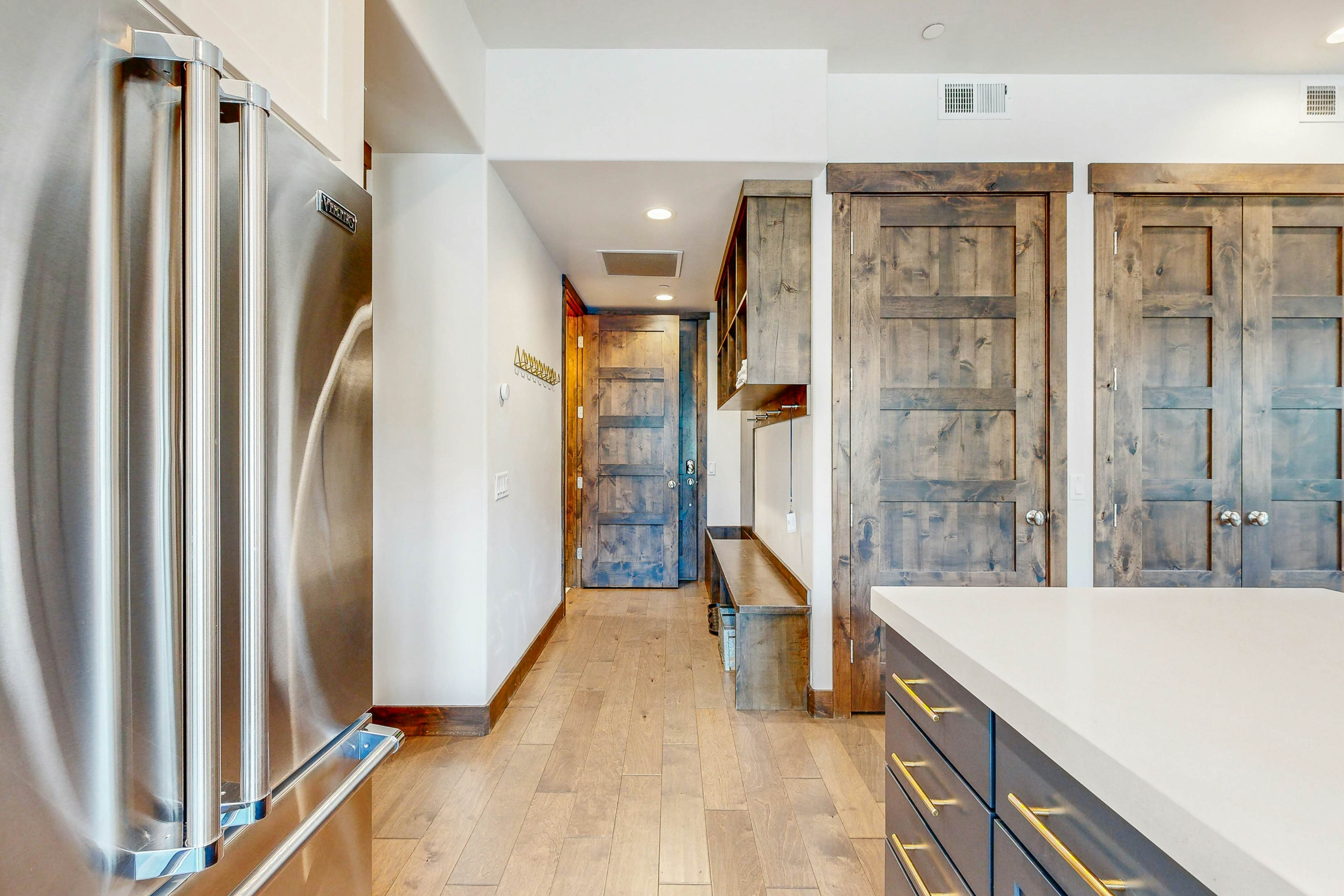 Modern Blackstone Paradise #2A