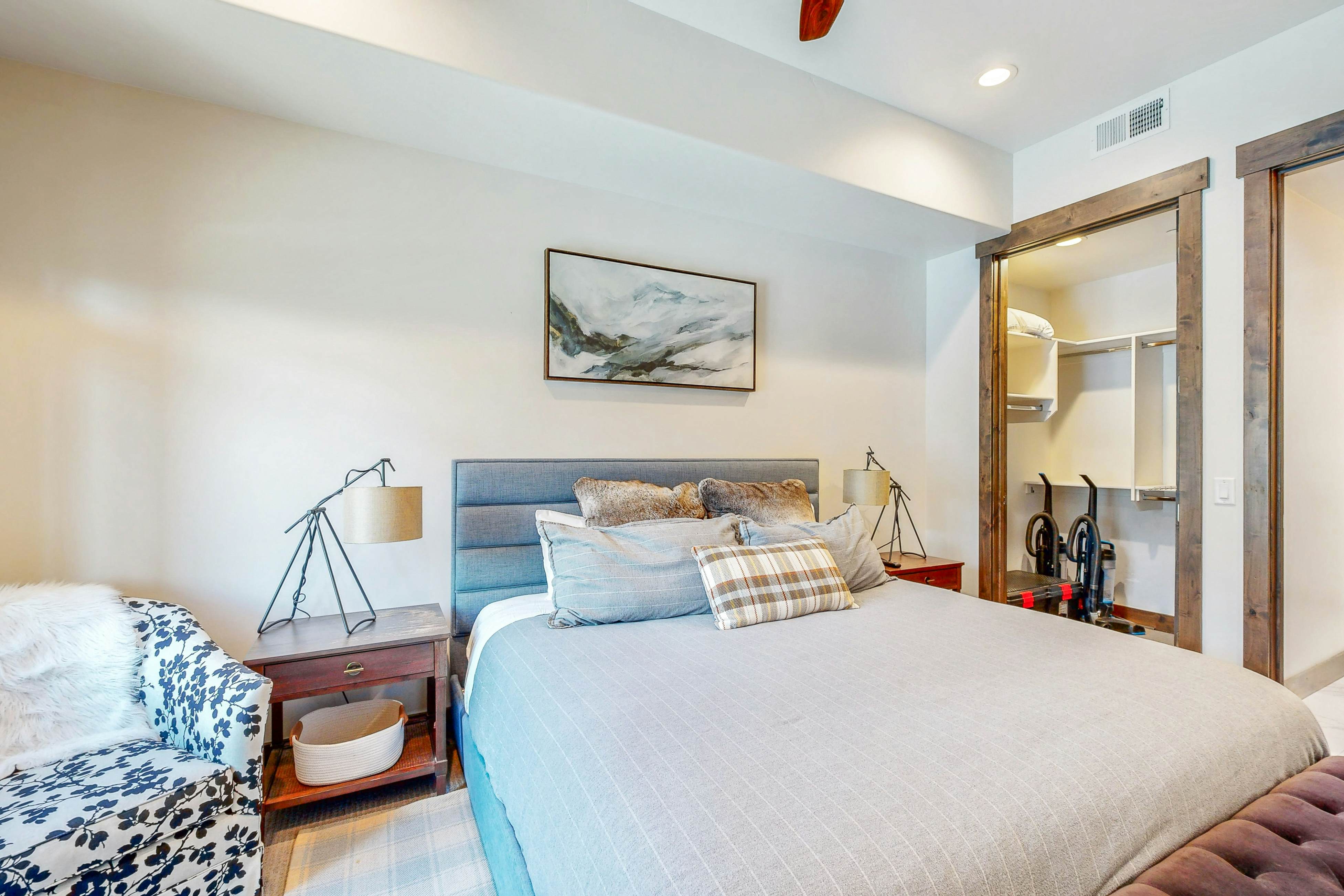 Modern Blackstone Paradise #2A