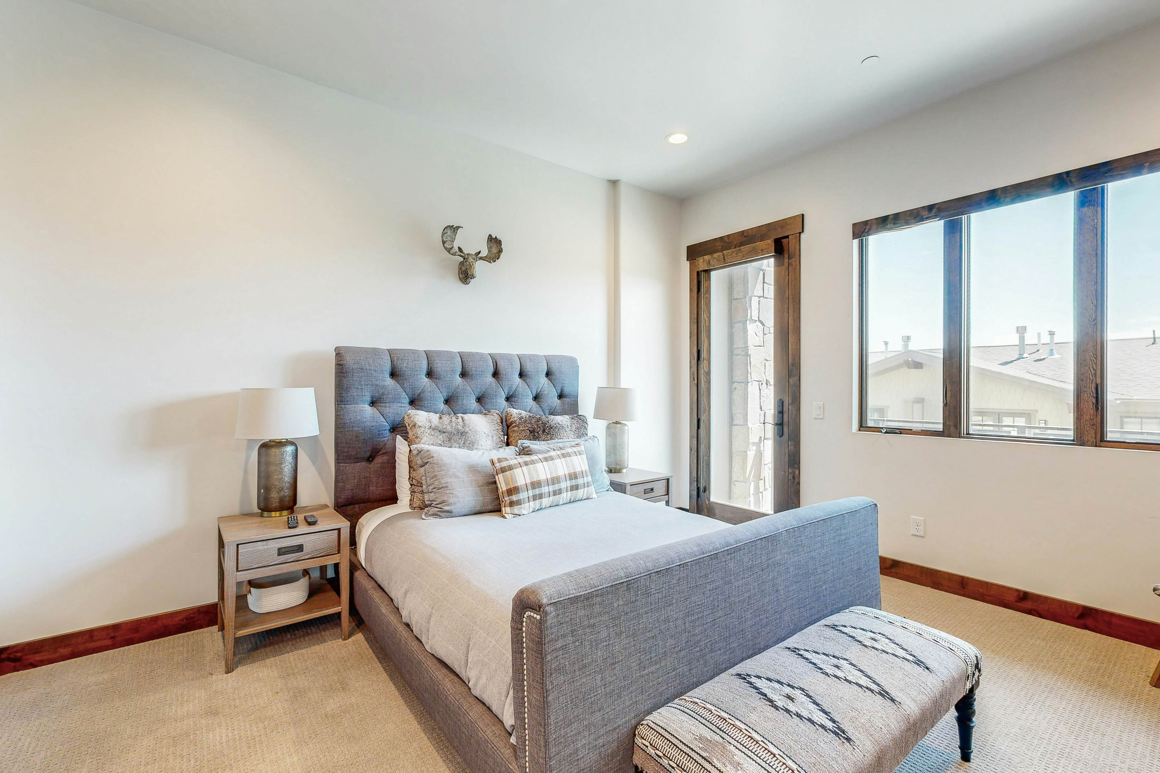 Modern Blackstone Paradise #2A