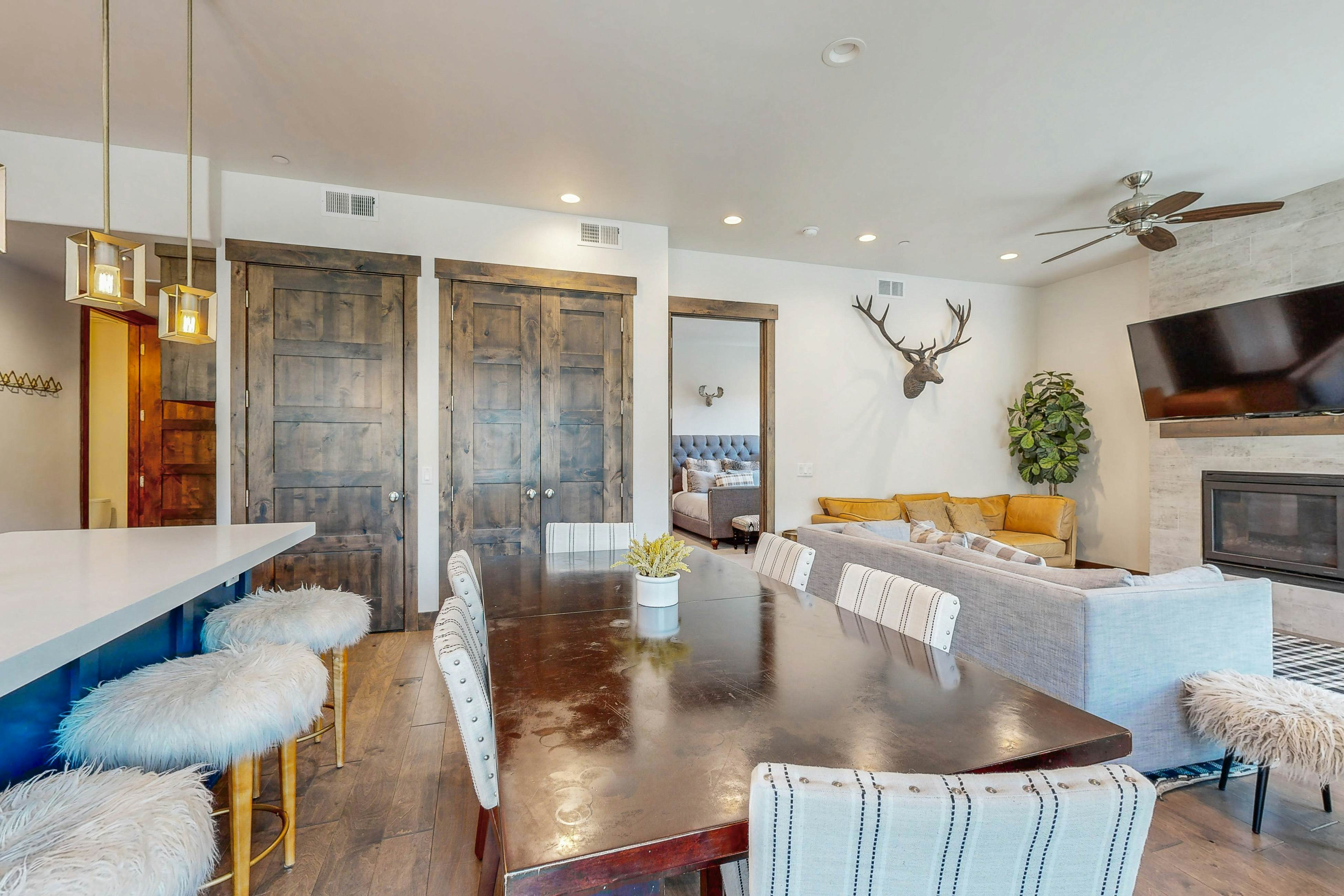 Modern Blackstone Paradise #2A