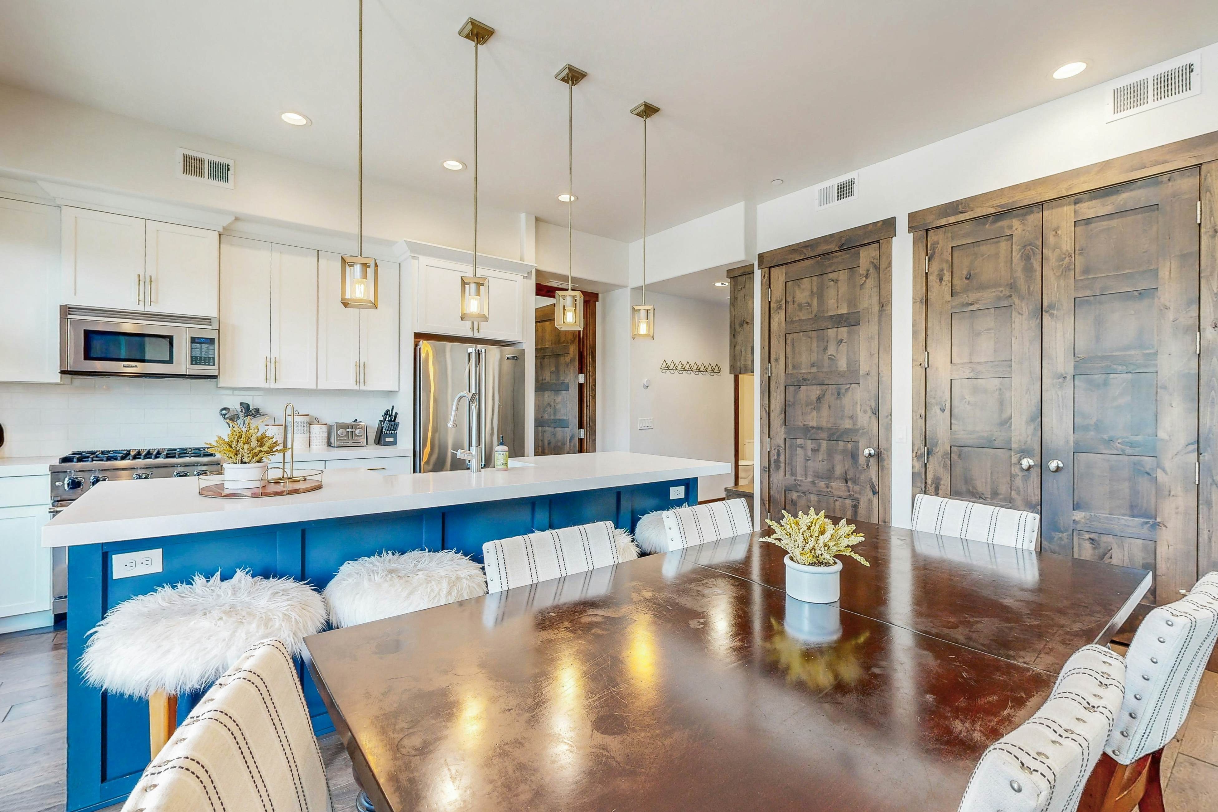 Modern Blackstone Paradise #2A