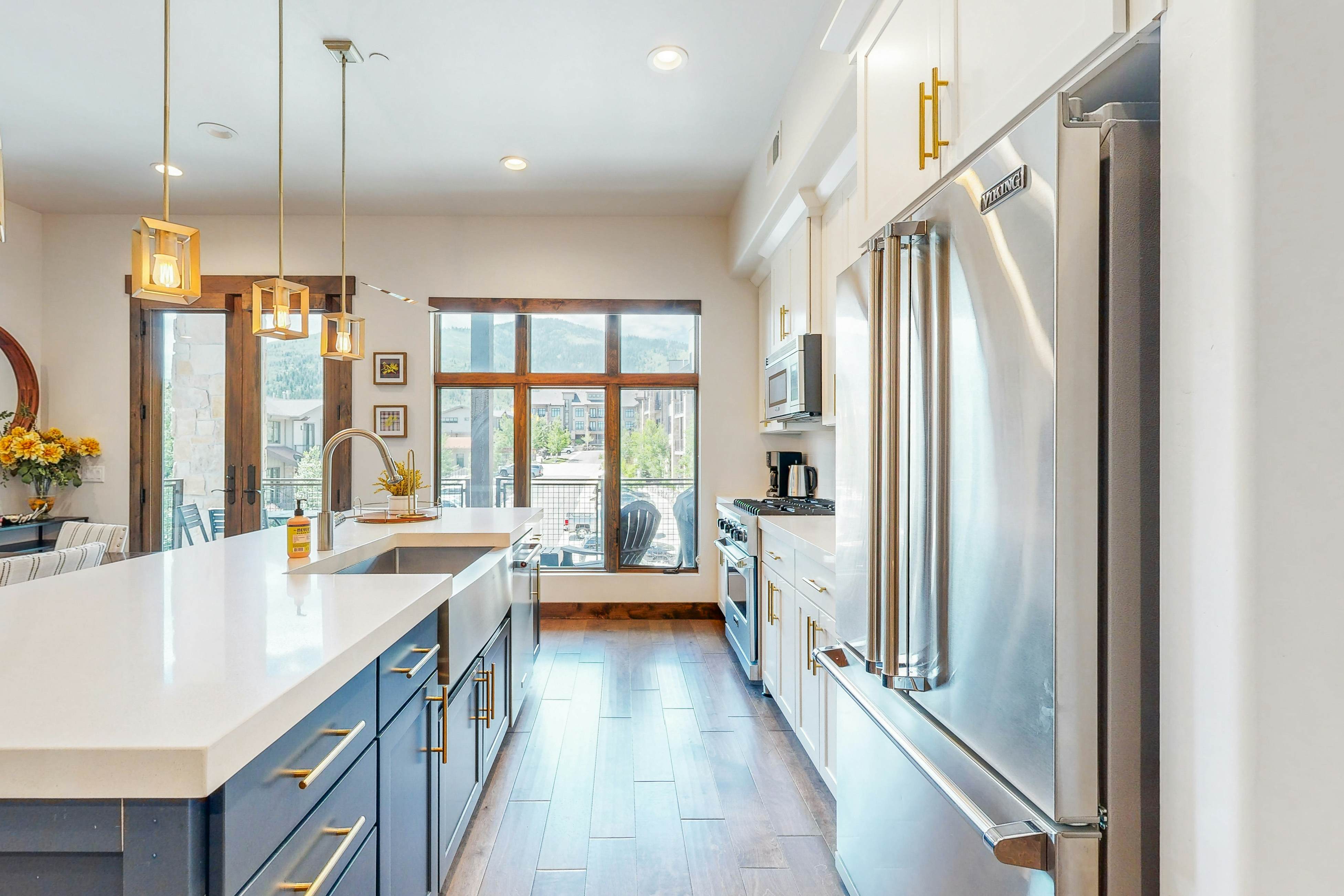 Modern Blackstone Paradise #2A