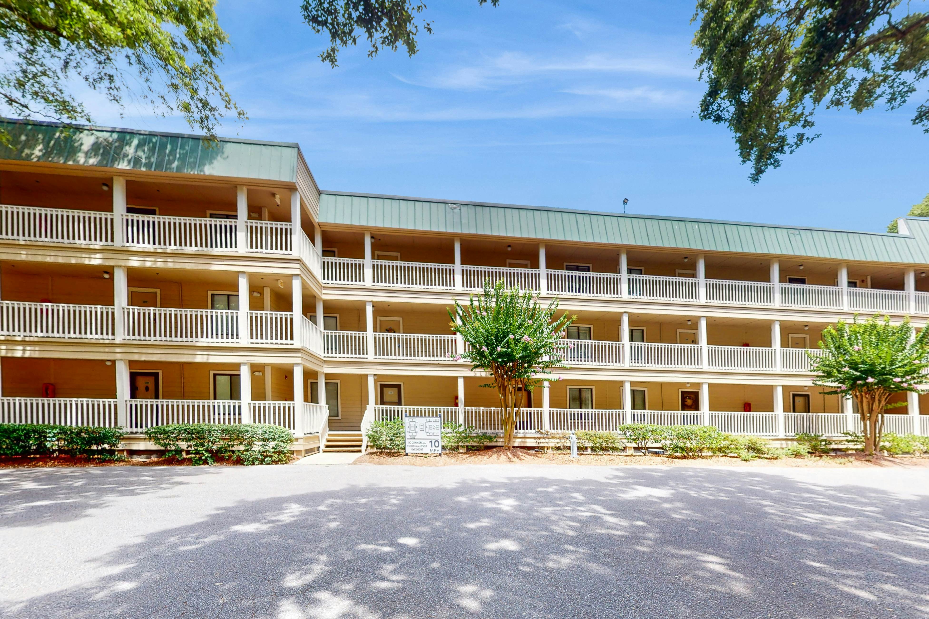 Spa On Port Royal Sound 3313