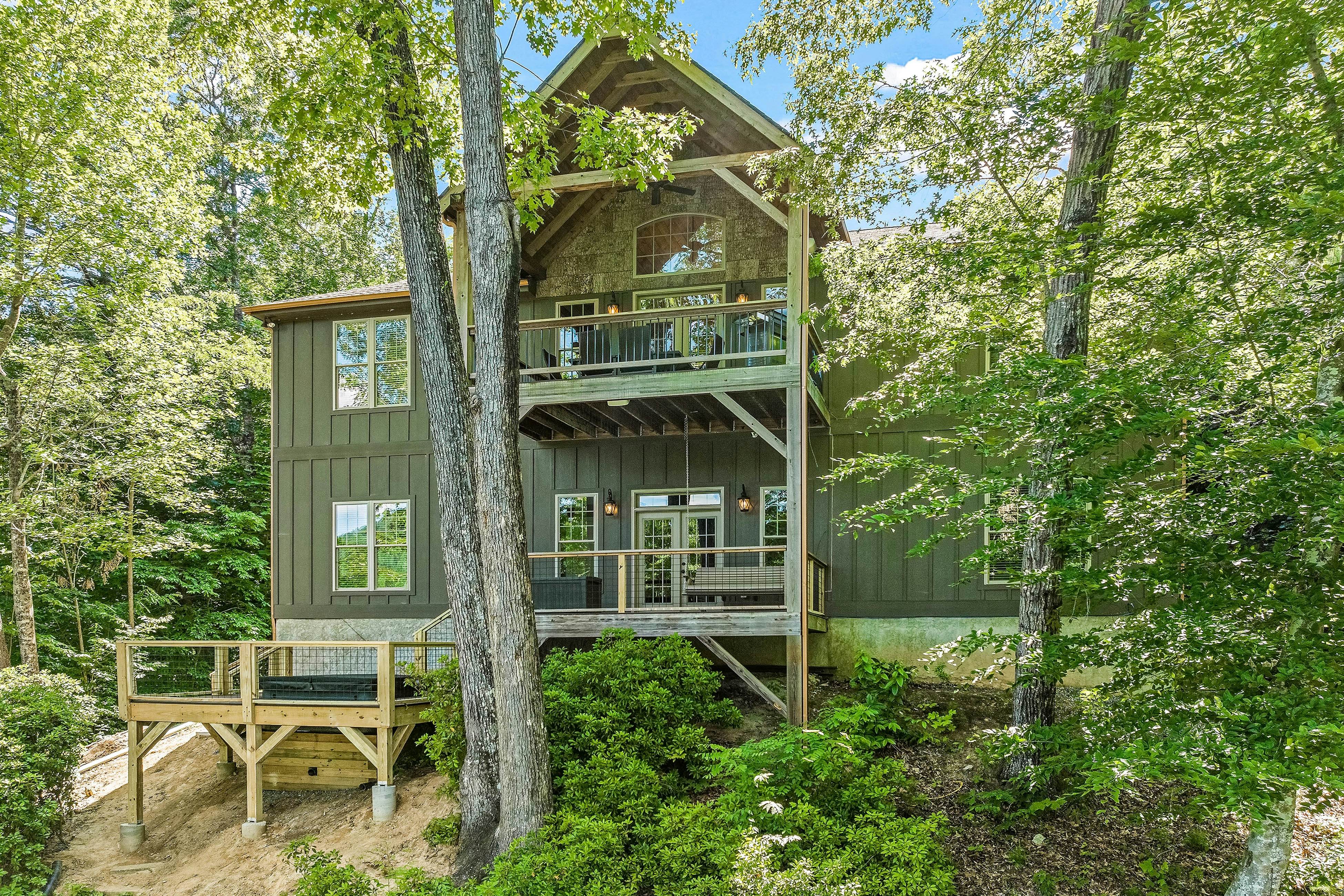 Water's Edge Holmstead