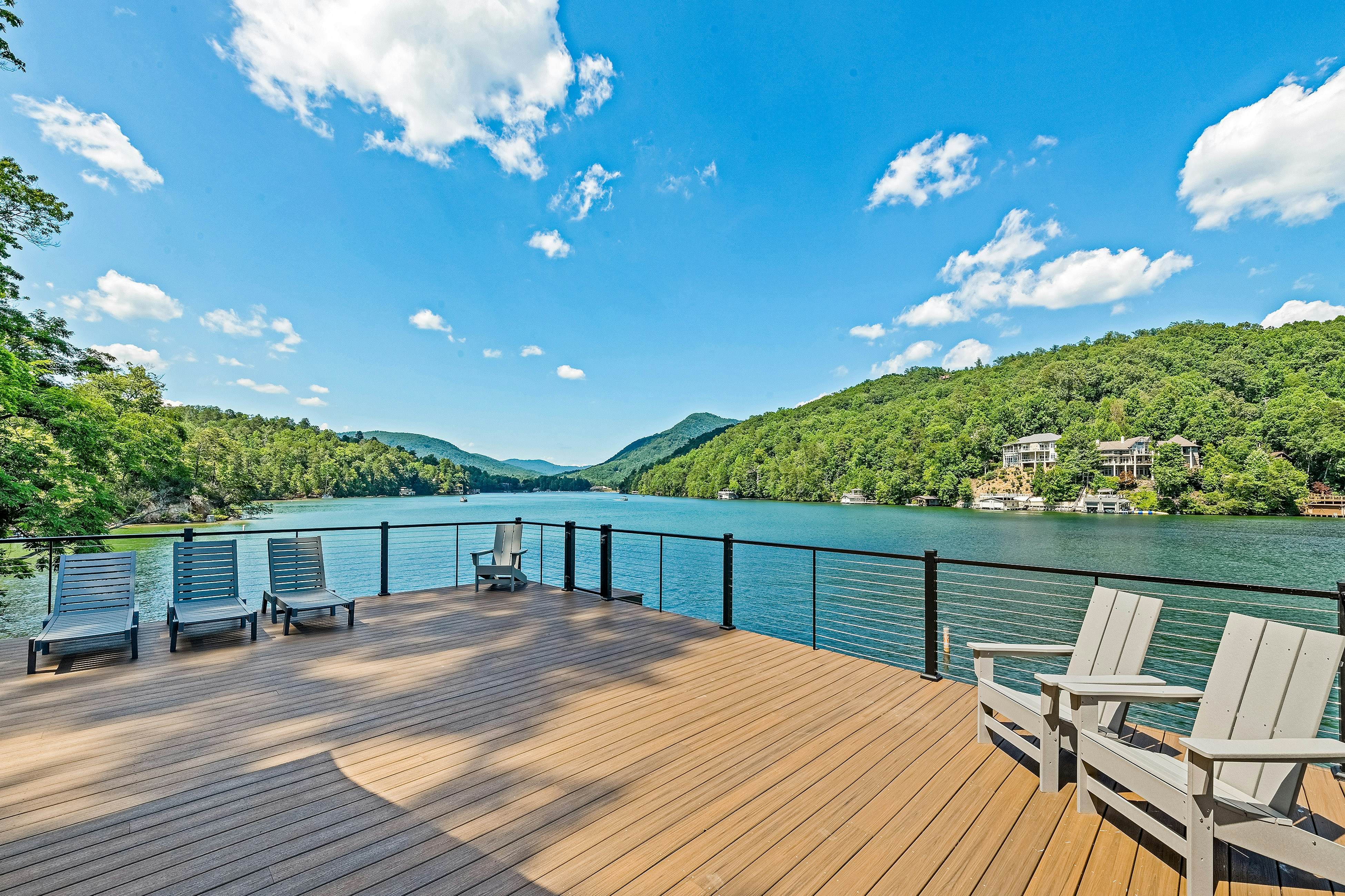 Water's Edge Holmstead