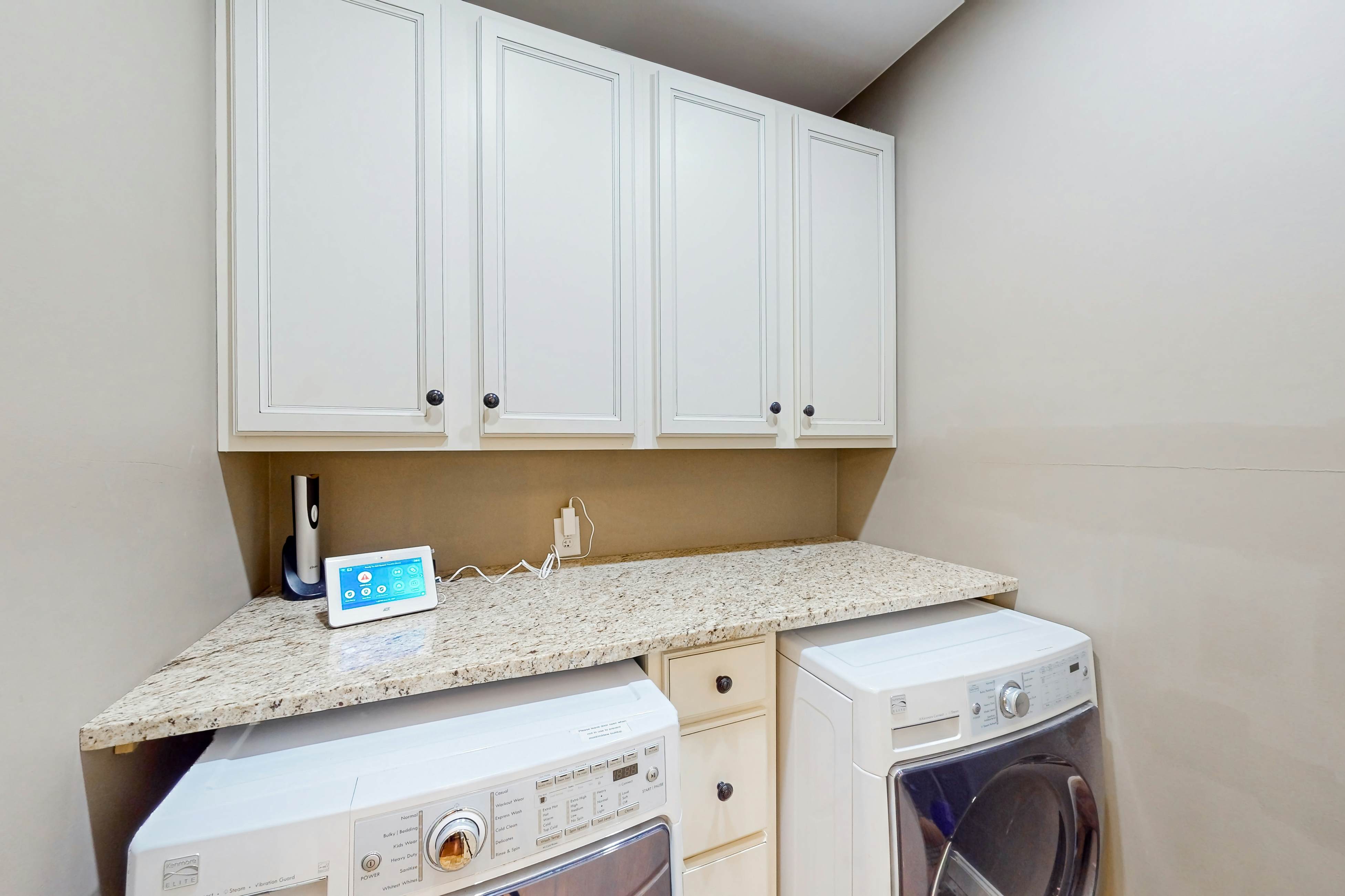 Water's Edge Holmstead