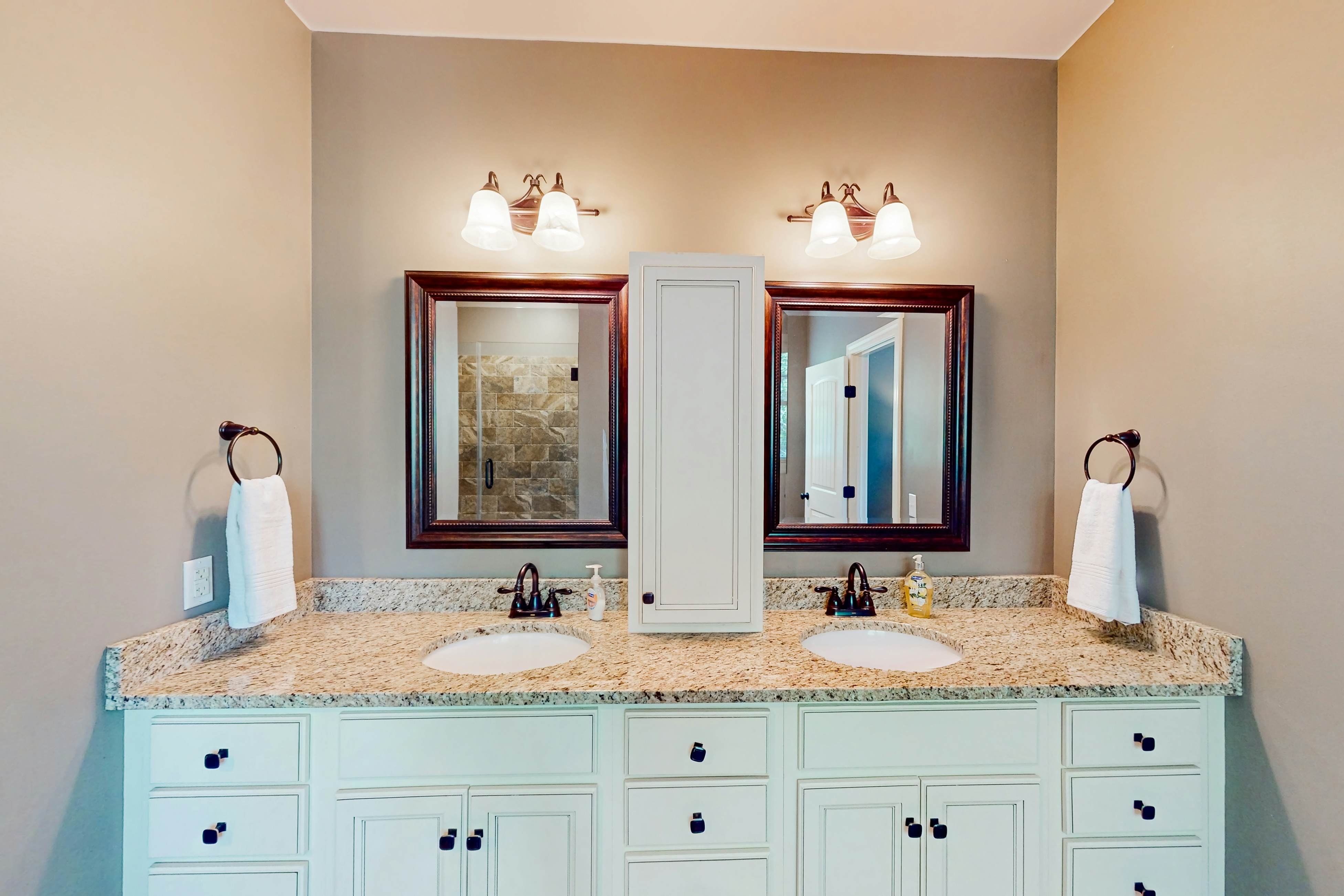 Water's Edge Holmstead