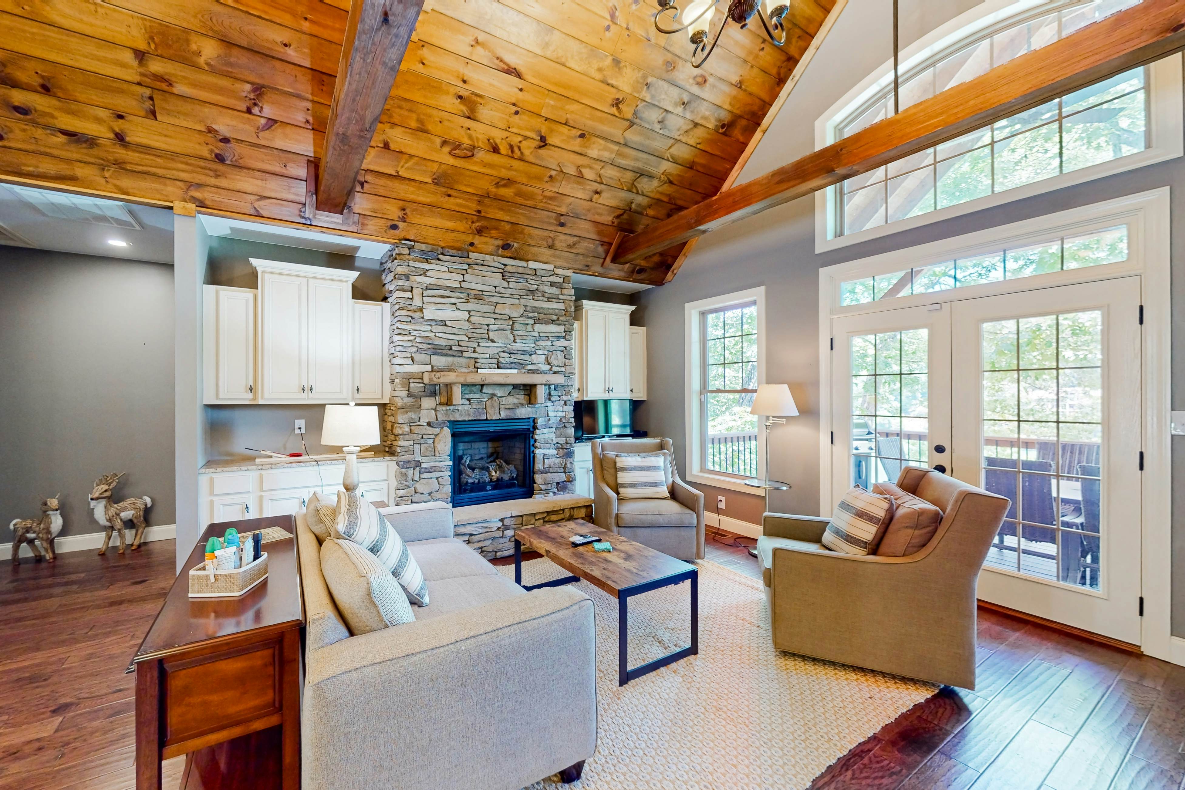 Water's Edge Holmstead