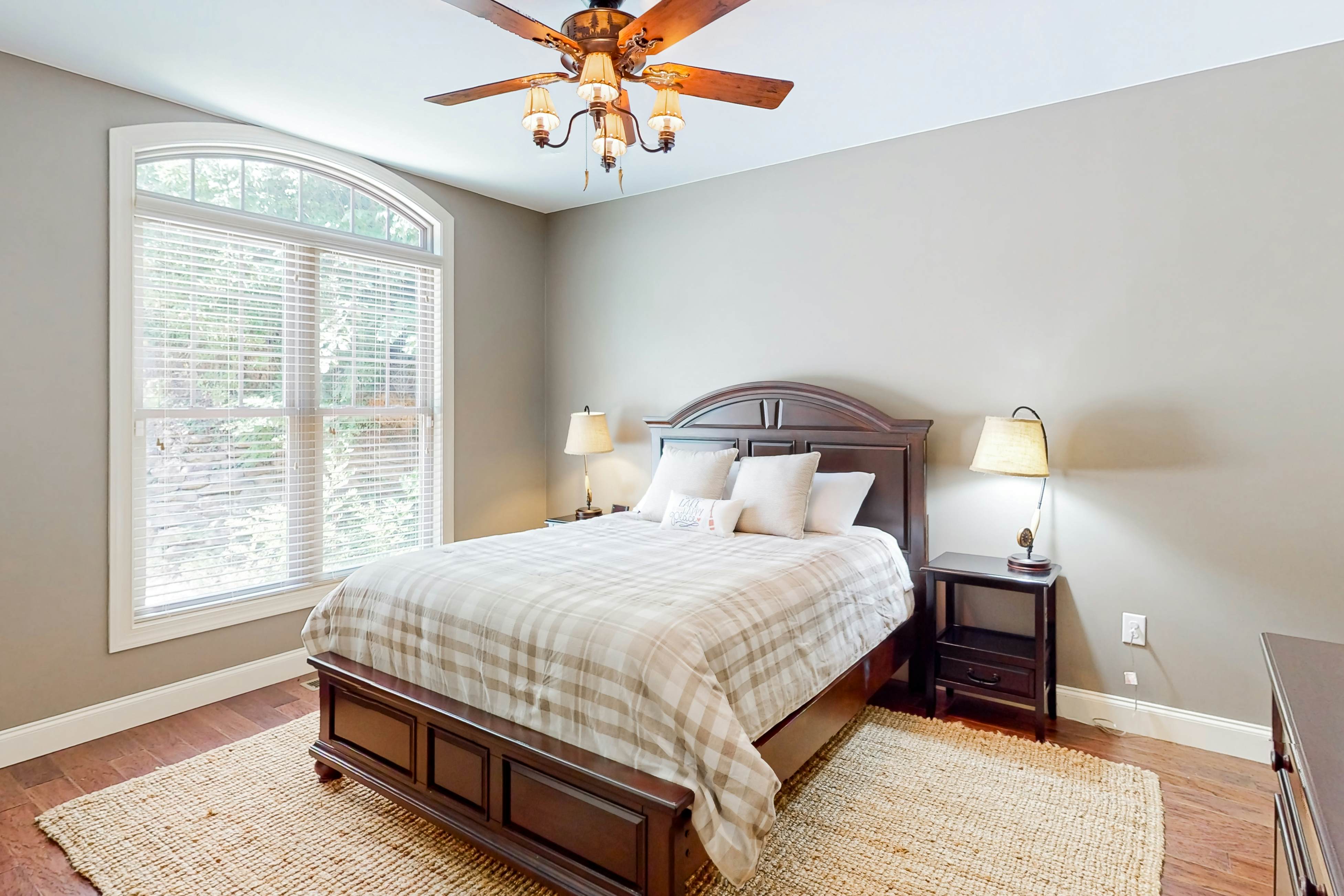 Water's Edge Holmstead